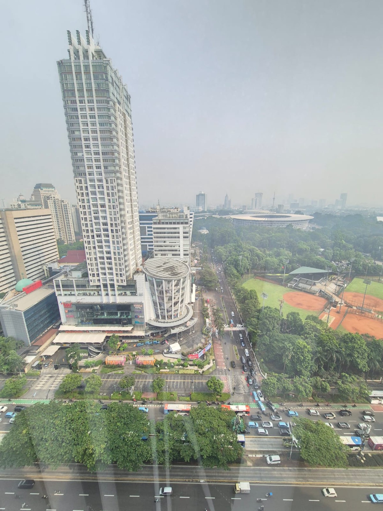 Disewakan office space Plaza Asia Senayan di jl Jend. Sudirman 