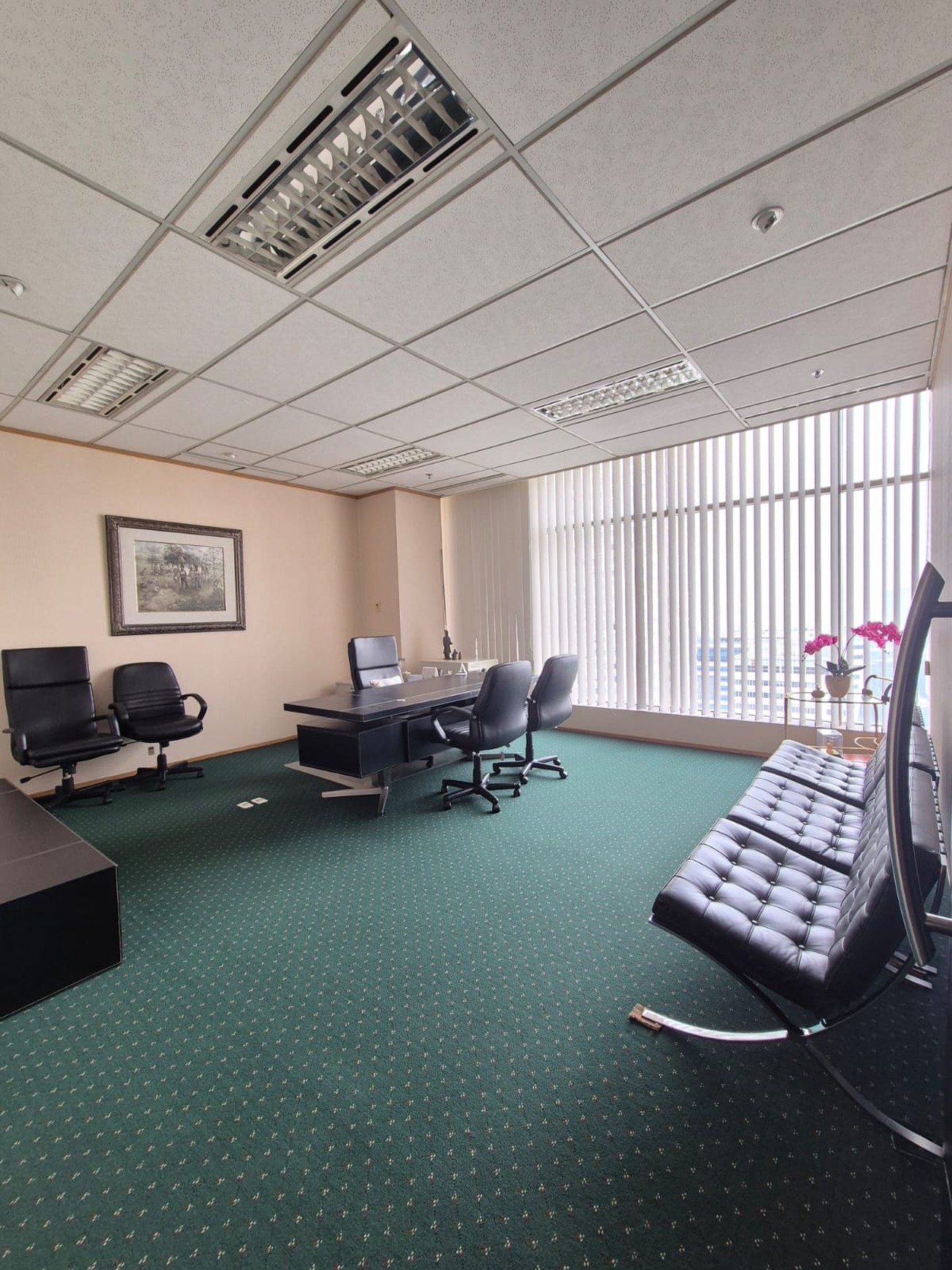 Disewakan office space Plaza Asia Senayan di jl Jend. Sudirman 