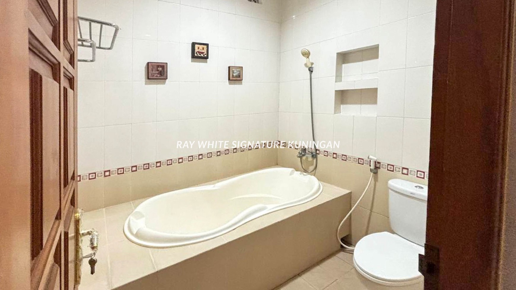 Rumah Hitung Tanah Area Cipete