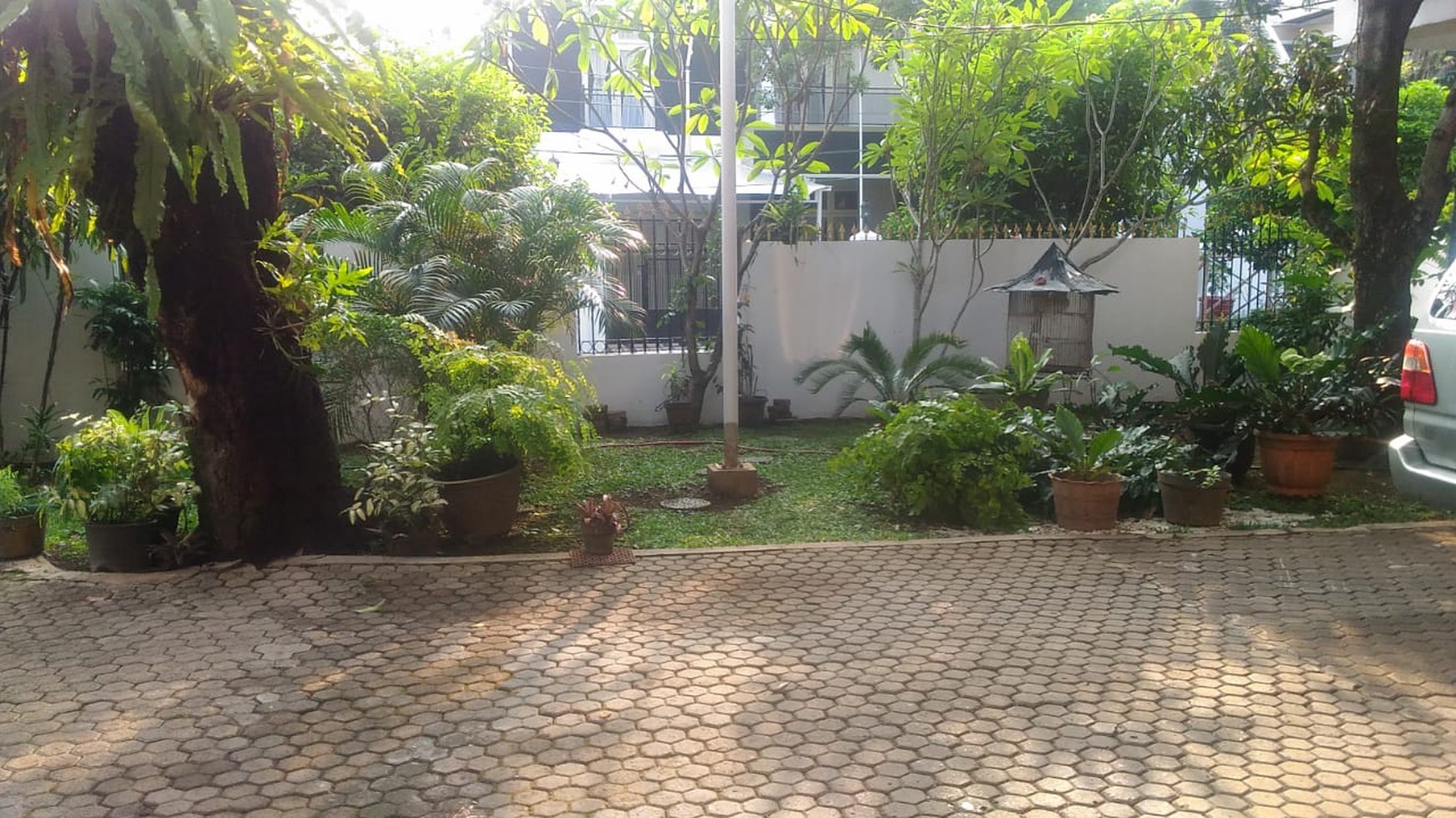 Rumah 2 Lantai di Perumahan Besar & Tenang - Lebak Bulus, Jakarta Selatan