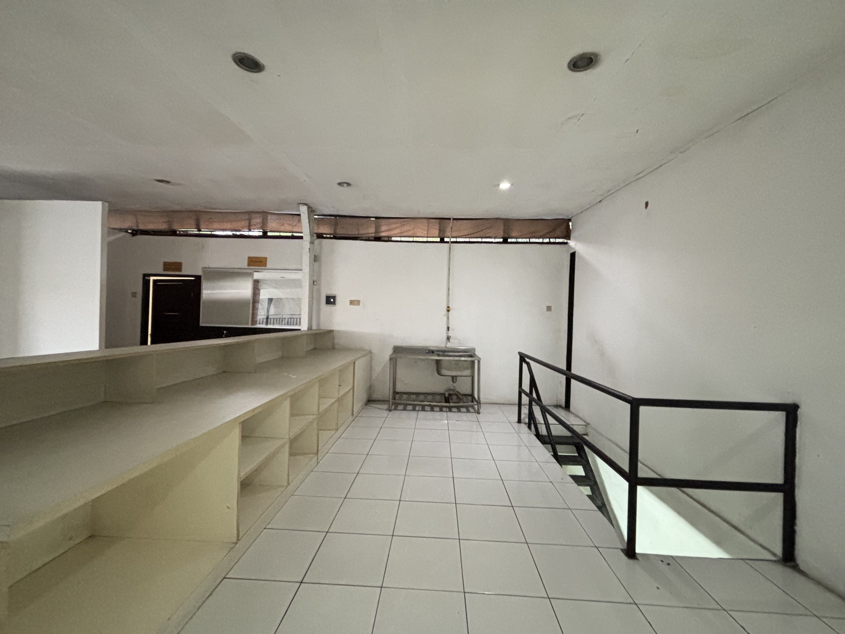 Ruko 2 Lantai Cocok untuk Resto di Jl. Raya Alternatif Cibubur 