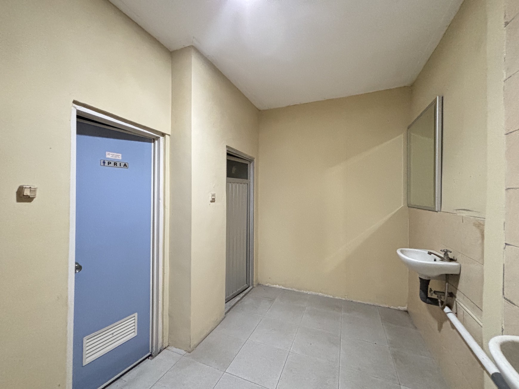 Ruko 2 Lantai Cocok untuk Resto di Jl. Raya Alternatif Cibubur 