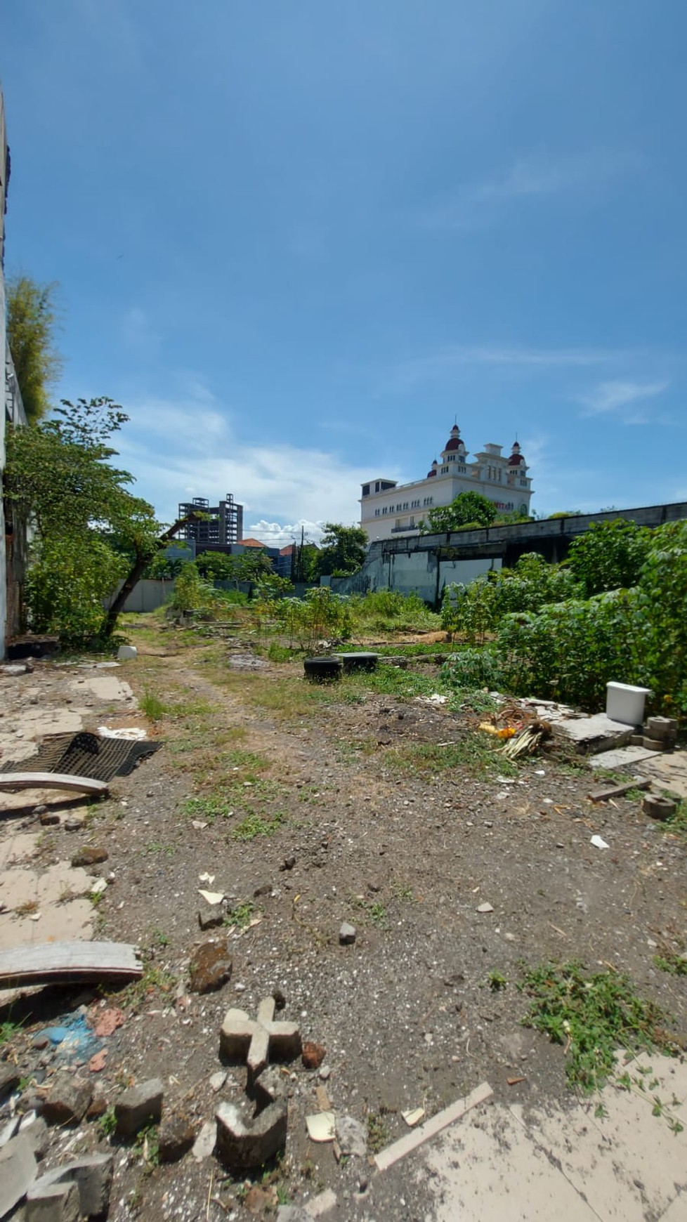 Dijual Lahan & Rumah Luas Strategis di Tengah Kota Surabaya