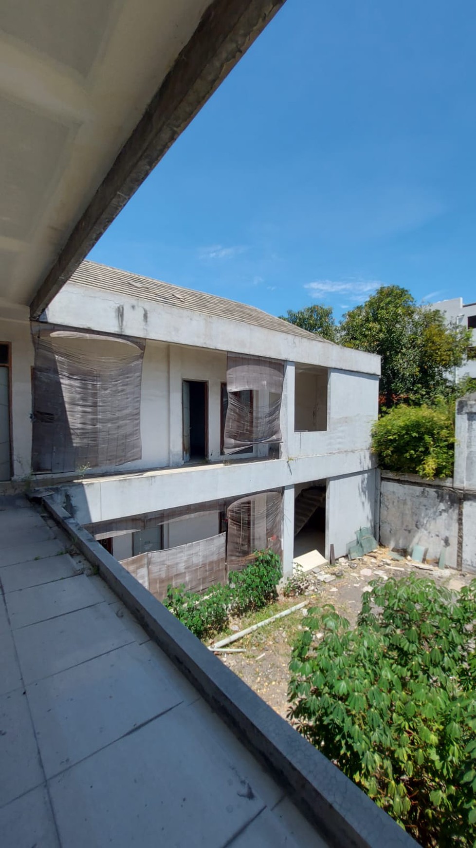 Dijual Lahan & Rumah Luas Strategis di Tengah Kota Surabaya