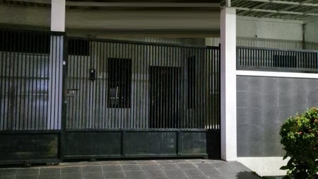 Dijual Rumah 2 lantai di Tenggilis Utara Surabaya