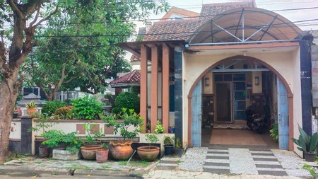 Ruma 2 Lantai Siap Huni di Villa Dago Pamulang dengan KT 4 KM 3 Surat SHM.