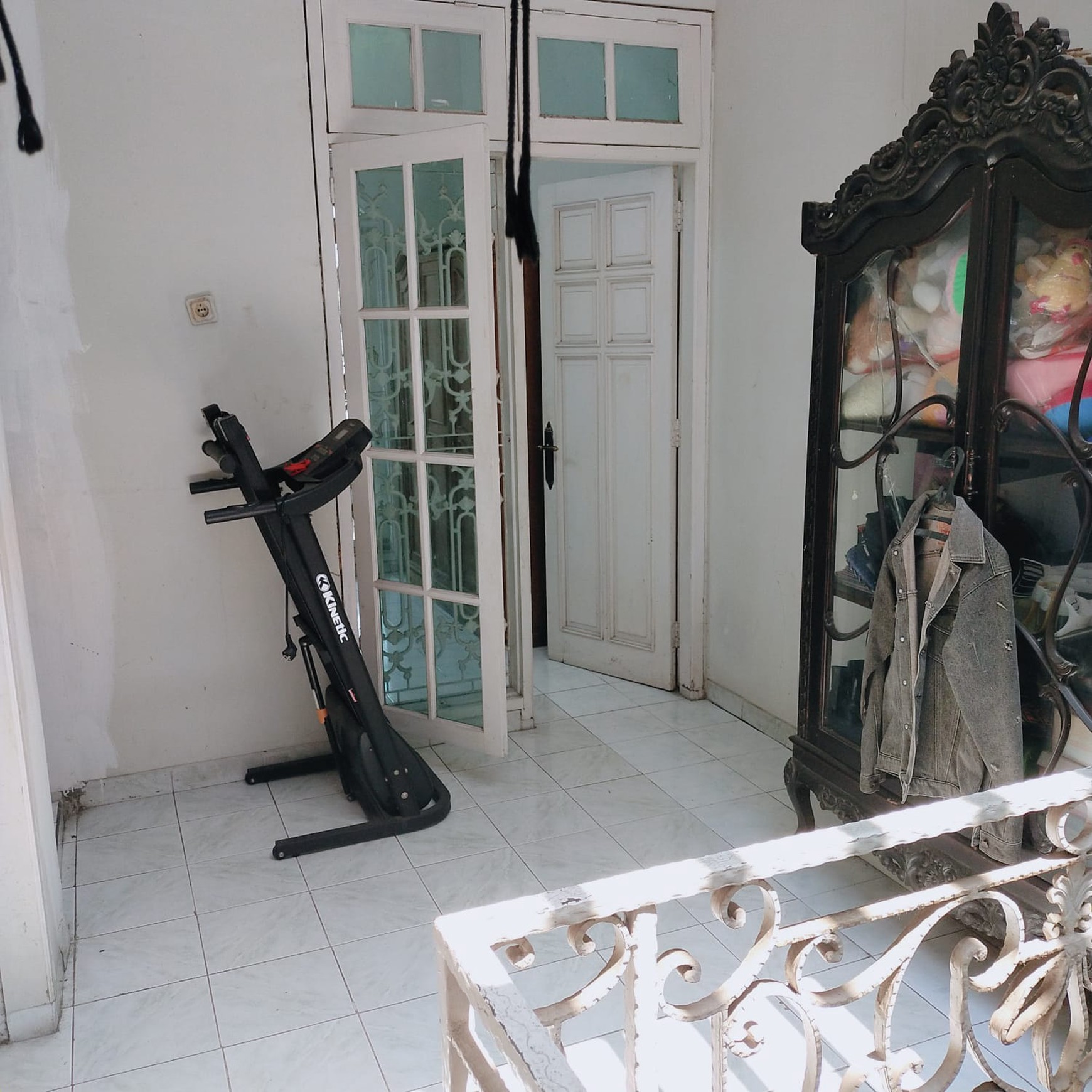 Ruma 2 Lantai Siap Huni di Villa Dago Pamulang dengan KT 4 KM 3 Surat SHM.