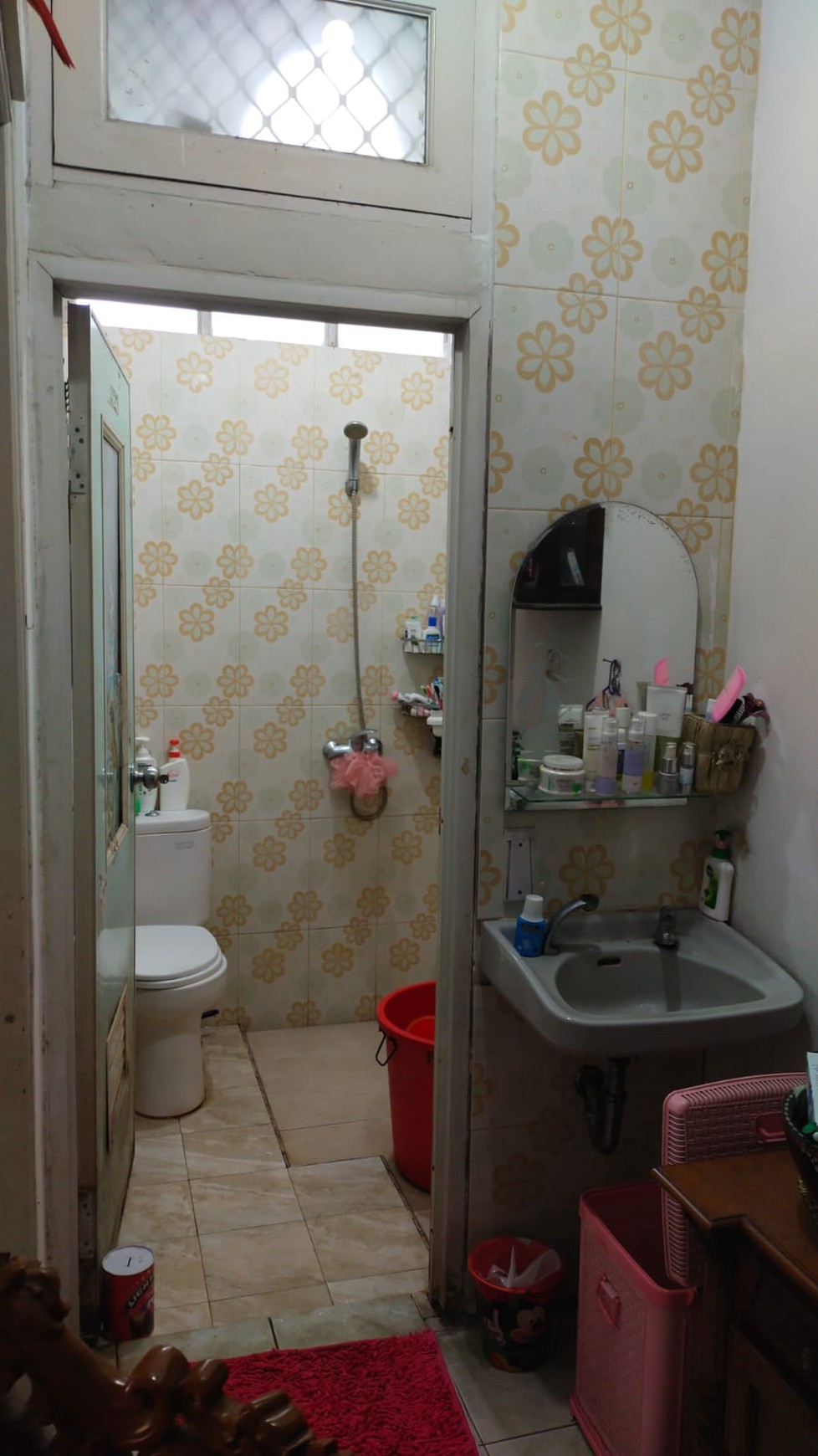 Ruma 2 Lantai Siap Huni di Villa Dago Pamulang dengan KT 4 KM 3 Surat SHM.