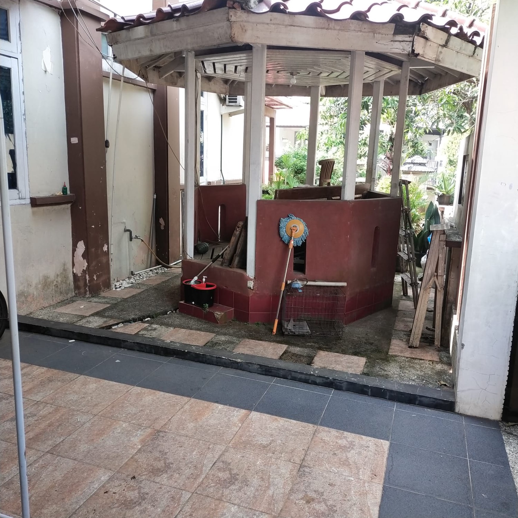 Ruma 2 Lantai Siap Huni di Villa Dago Pamulang dengan KT 4 KM 3 Surat SHM.