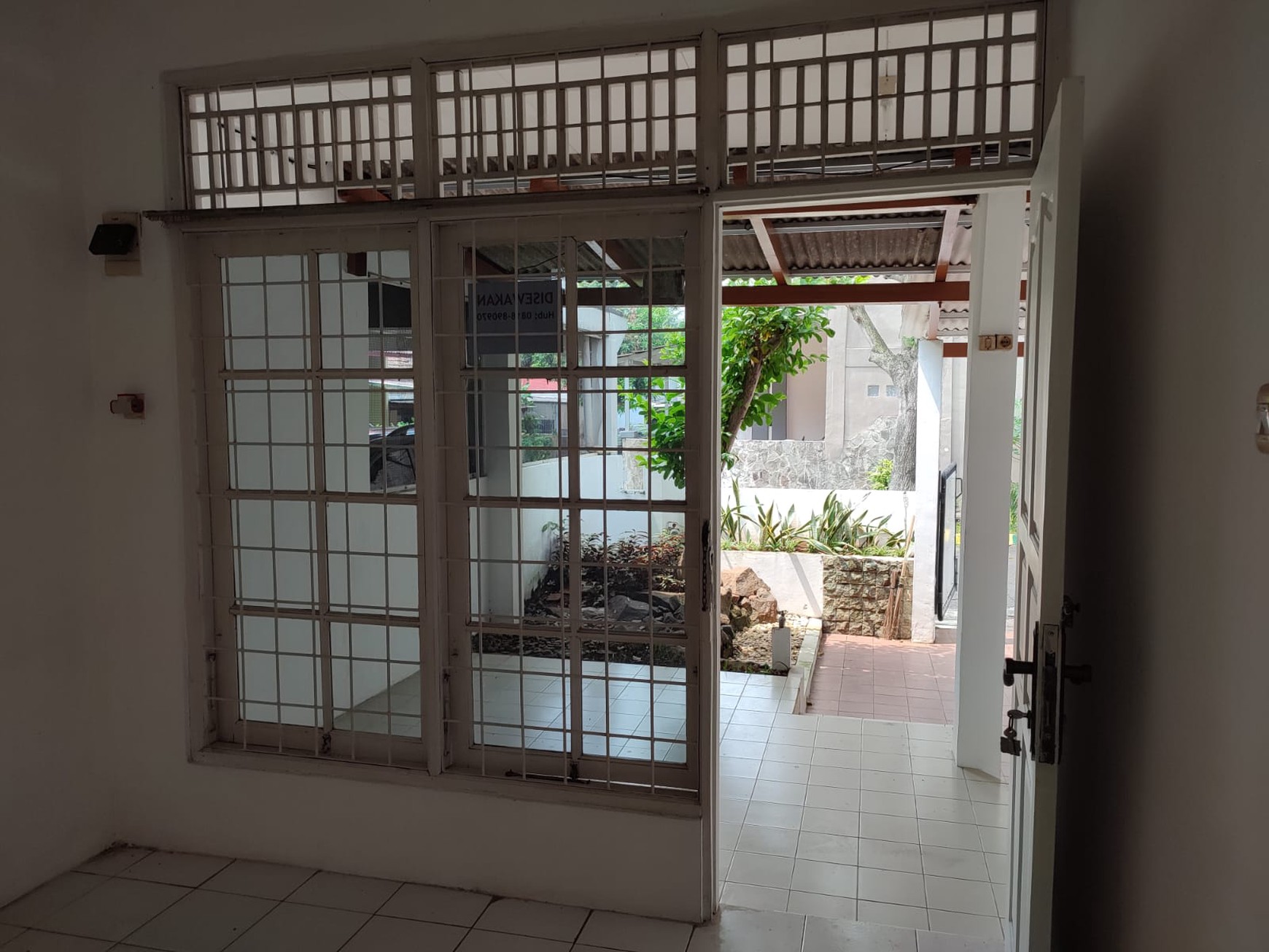 Rumah Bersih Siap Huni KT 2 KM 1 Surat SHM Lokasi Strategis@Ciputat