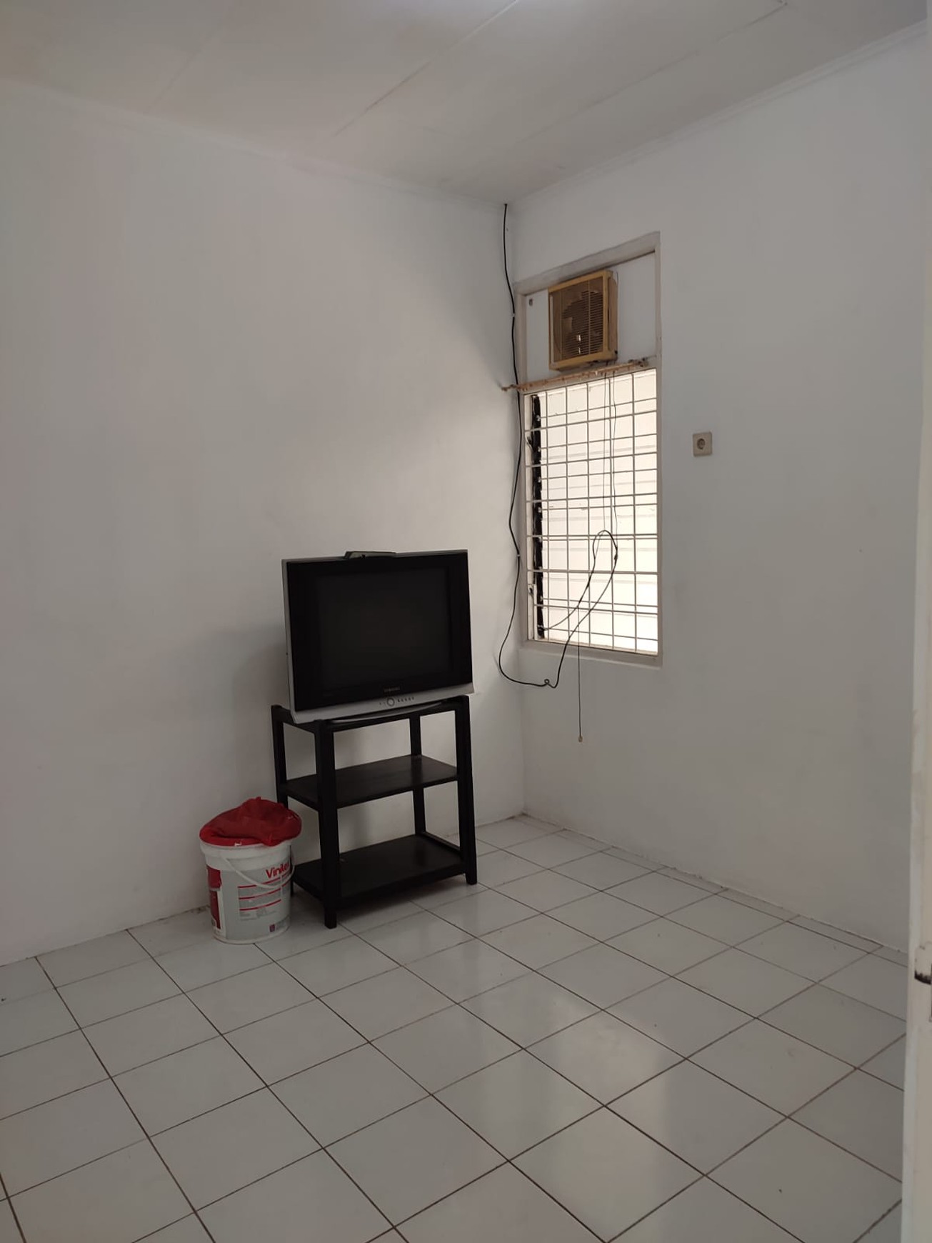 Rumah Bersih Siap Huni KT 2 KM 1 Surat SHM Lokasi Strategis@Ciputat
