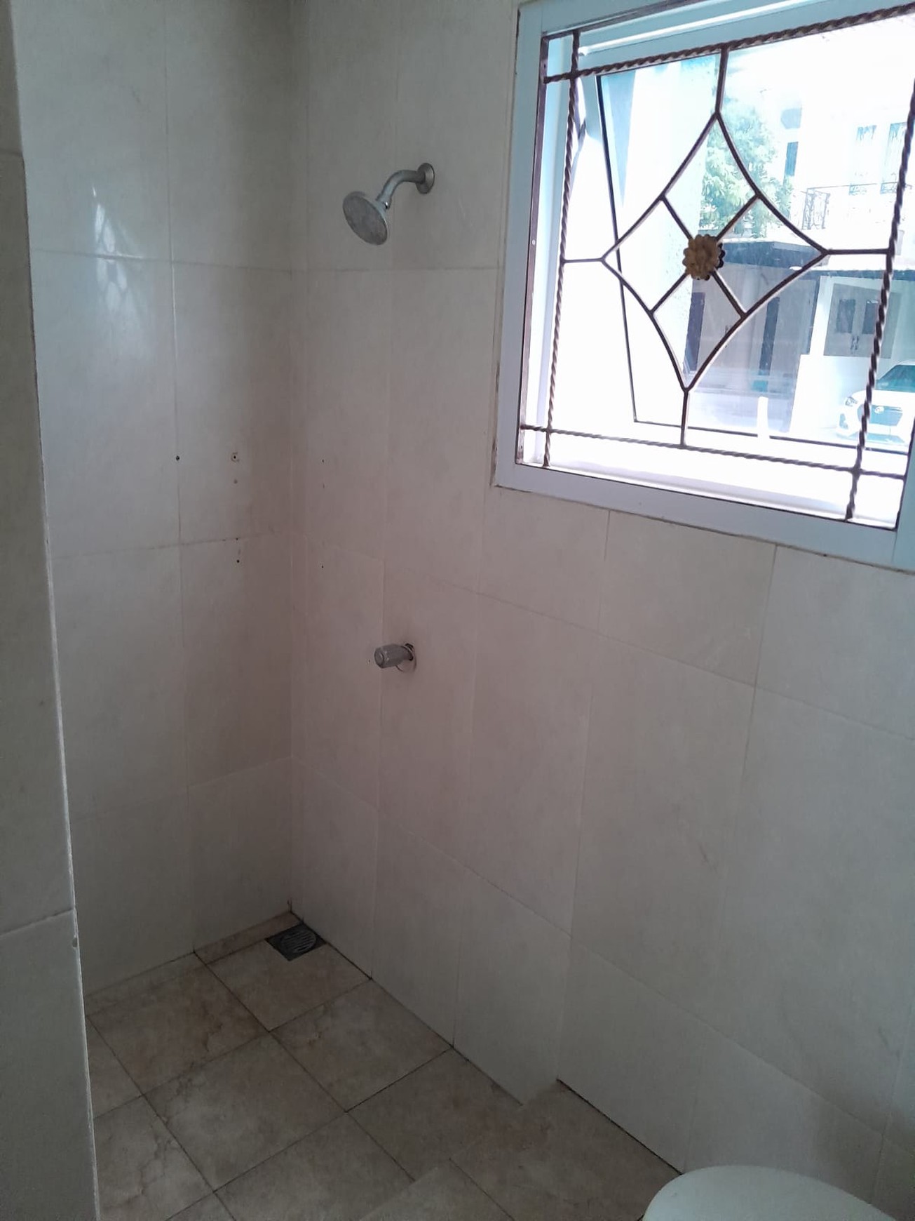 Rumah dengan halaman asri di dalam rumah kawasan Puri Bintaro Sektor 9