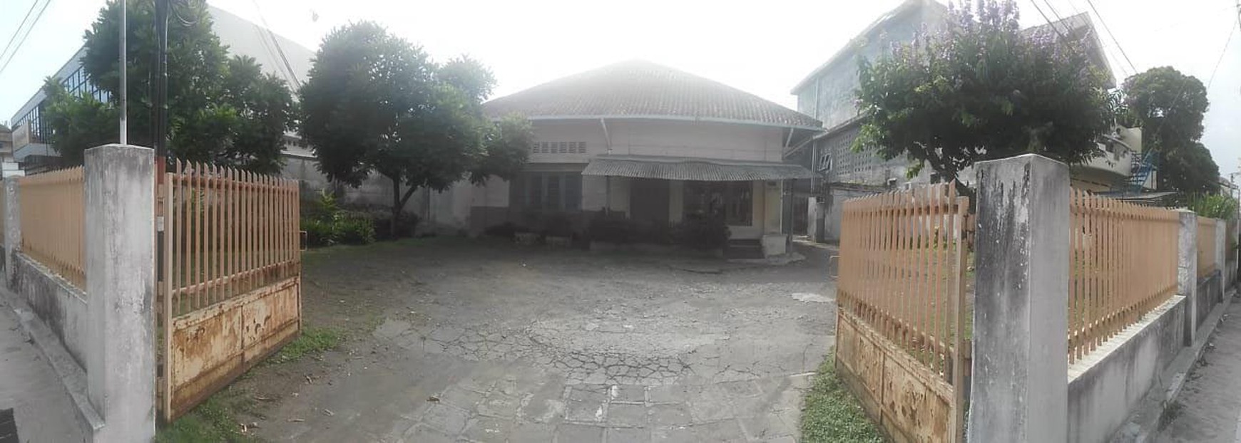 Rumah Kolonial 10 Kamar Dekat Alun-Alun Magelang