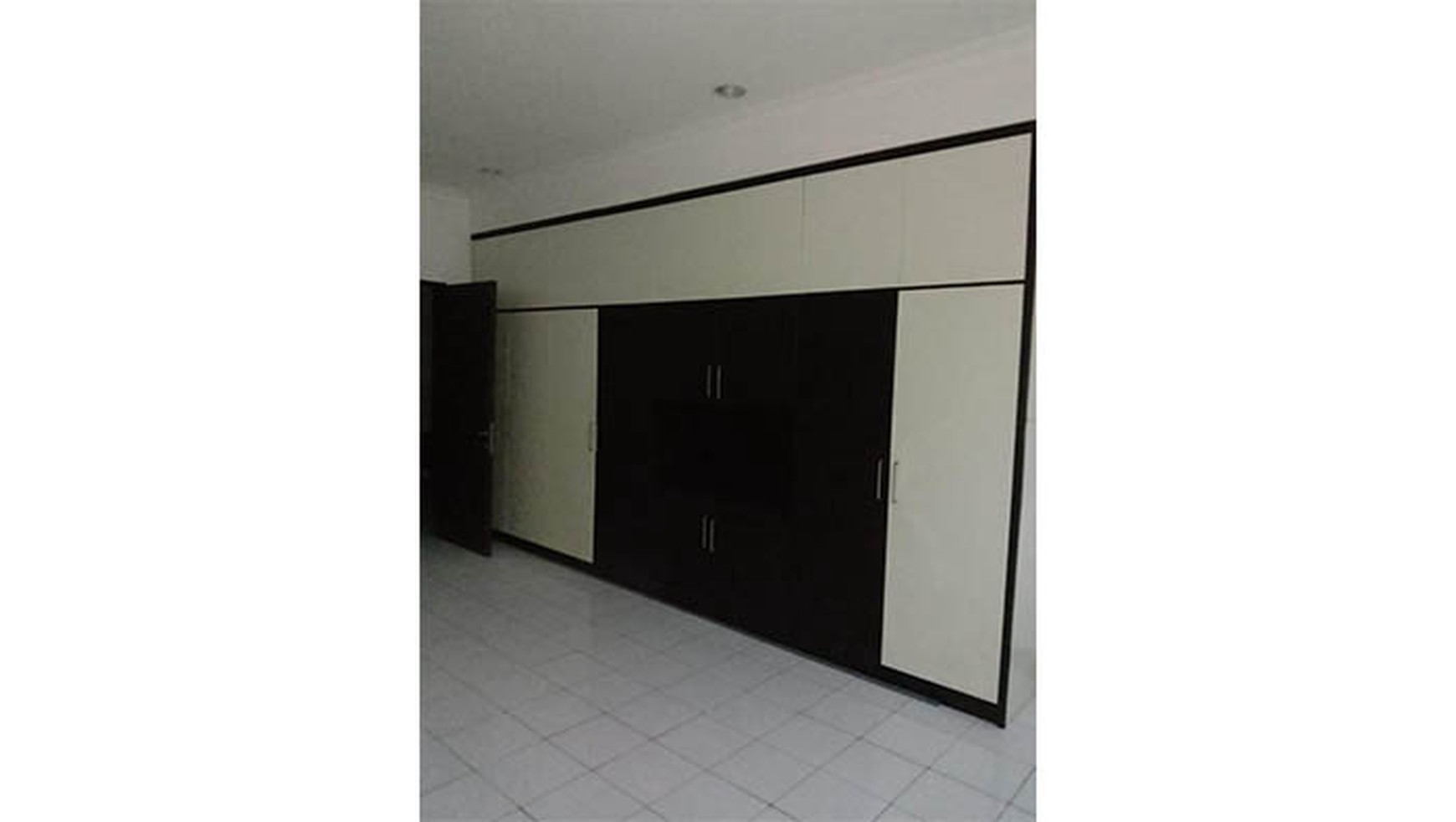 Ruko Pecah Kulit, Mangga Besar, Tanah ngantong