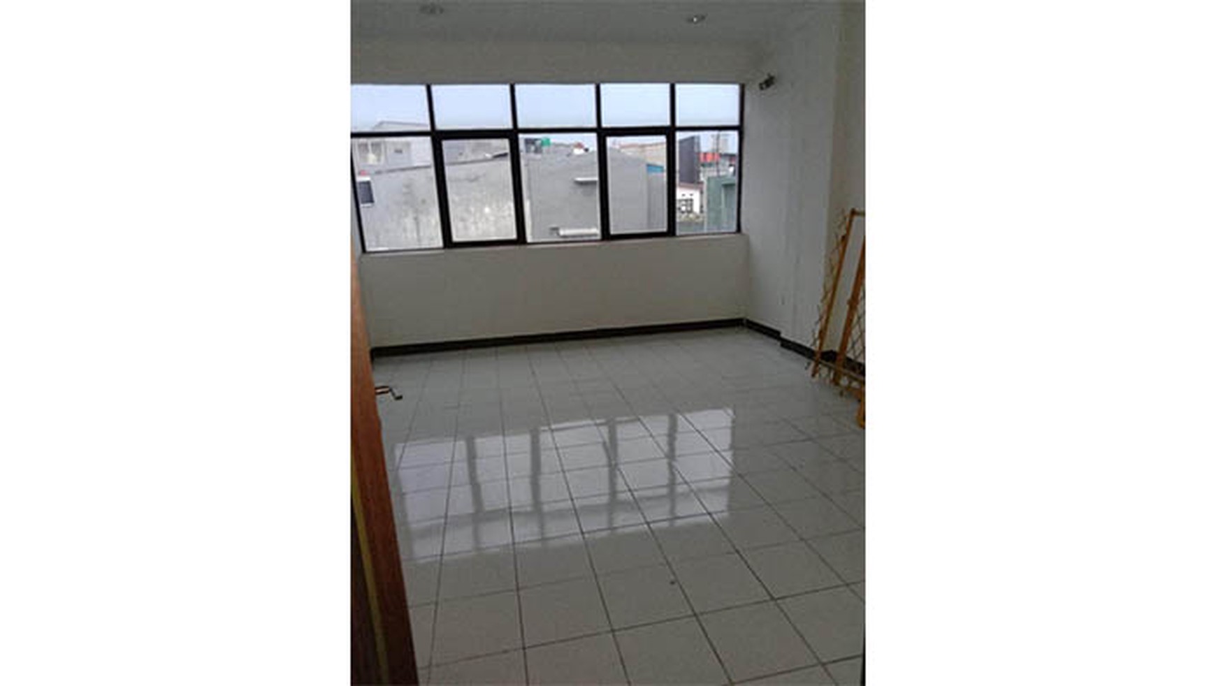Ruko Pecah Kulit, Mangga Besar, Tanah ngantong