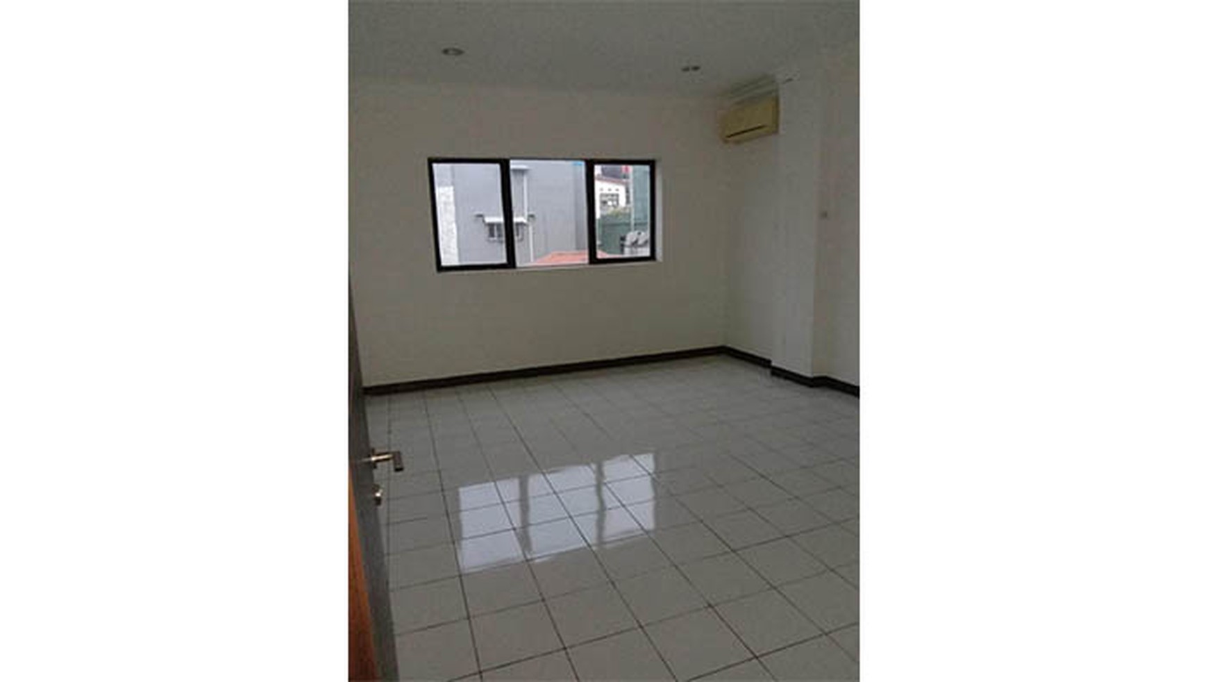 Ruko Pecah Kulit, Mangga Besar, Tanah ngantong
