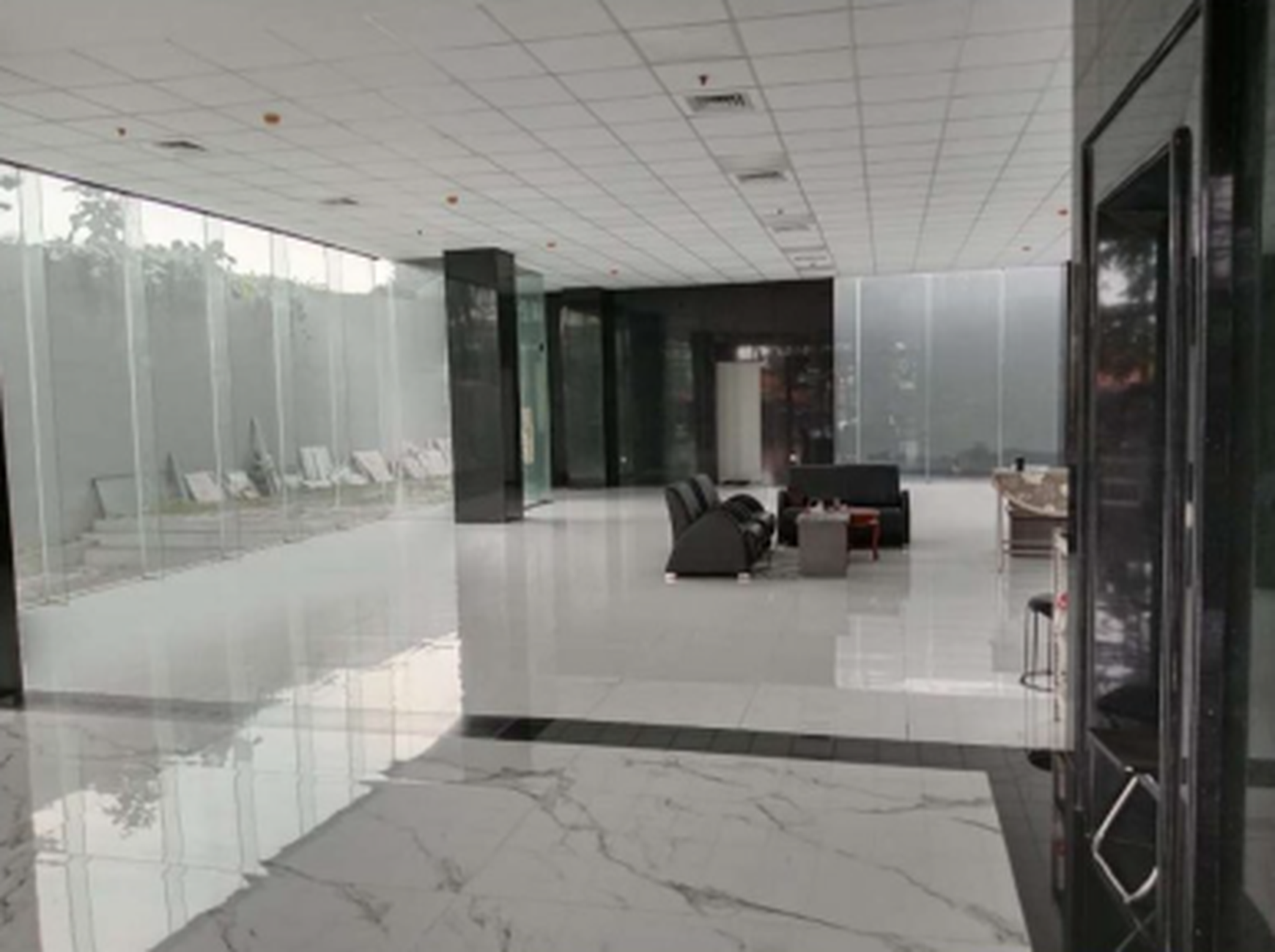 Gedung 6½ Lantai di Warung Buncit Jakarta Selatan