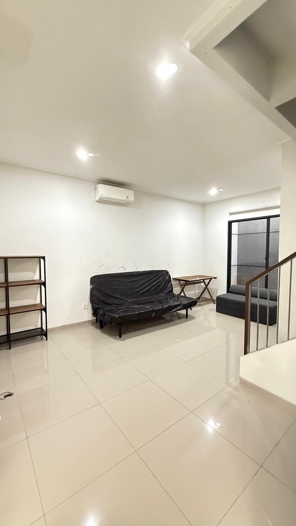 Rumah 2 Lantai KT 3 KM 2 Surat SHM dalam Cluster @Ciputat