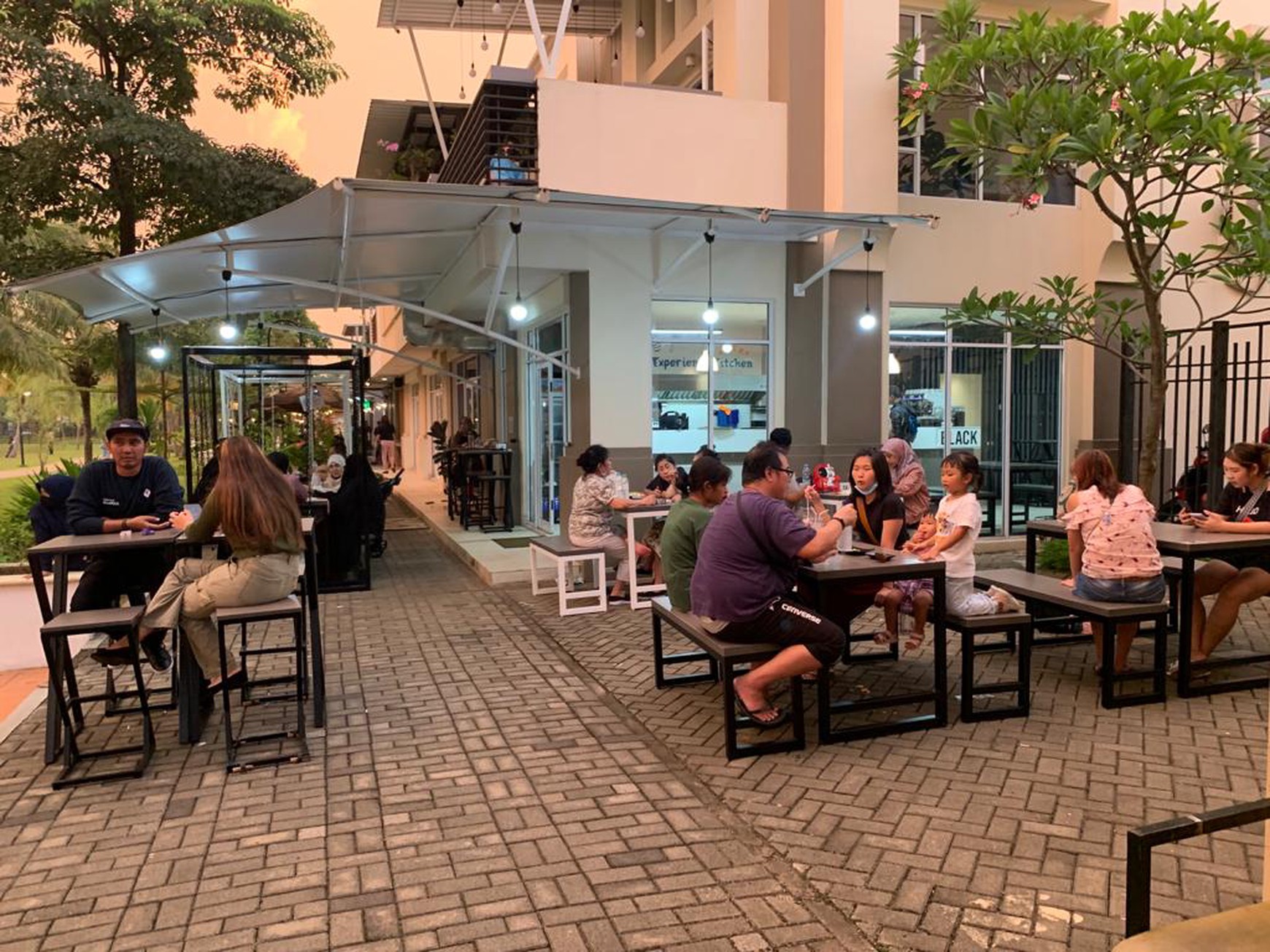 Ruko Hook di Vanya Park Lakeside BSD City