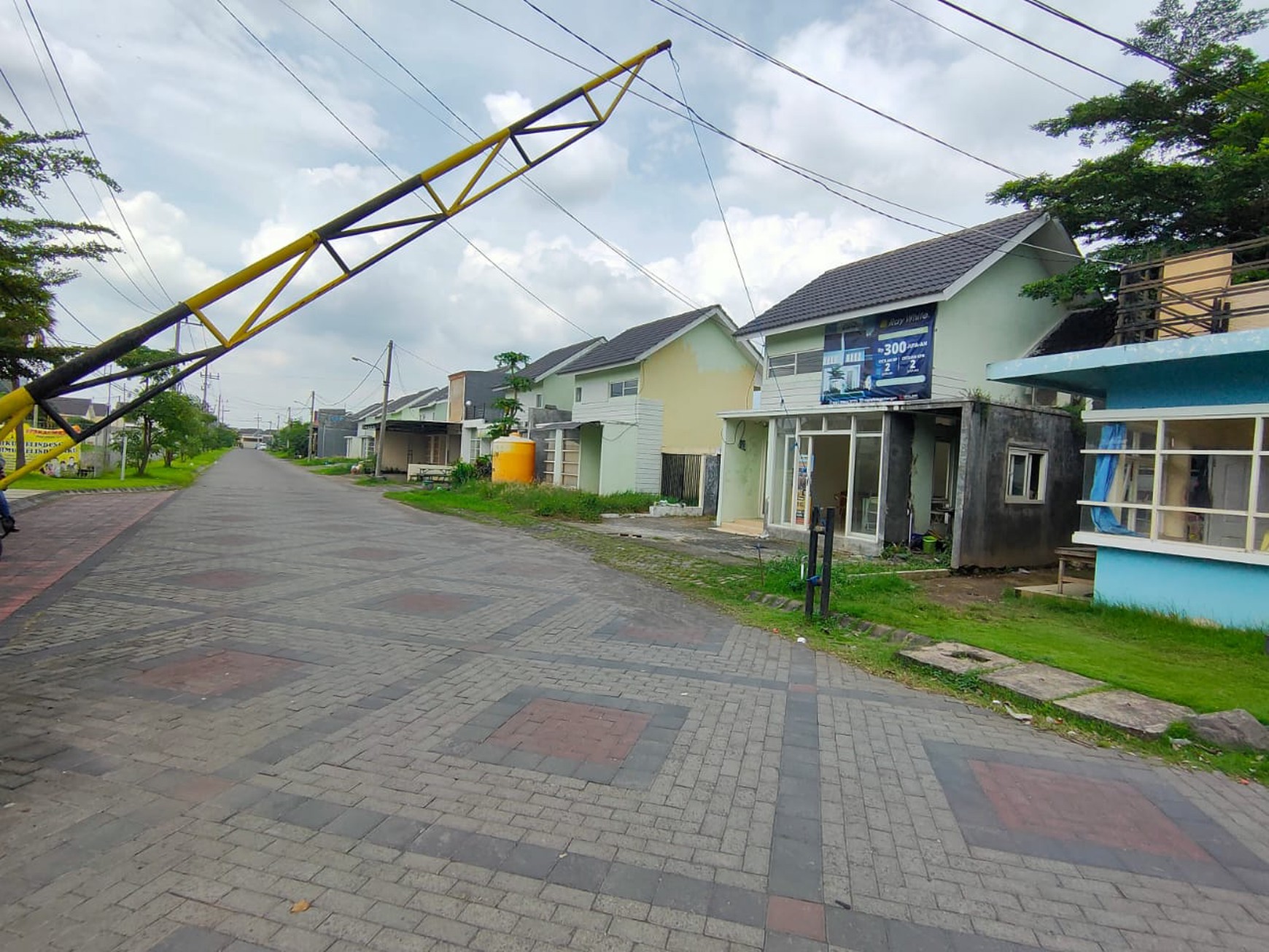 Jual Murah Rumah Usaha Nol Jalan Utama Perumahan Grand Surya Buduran