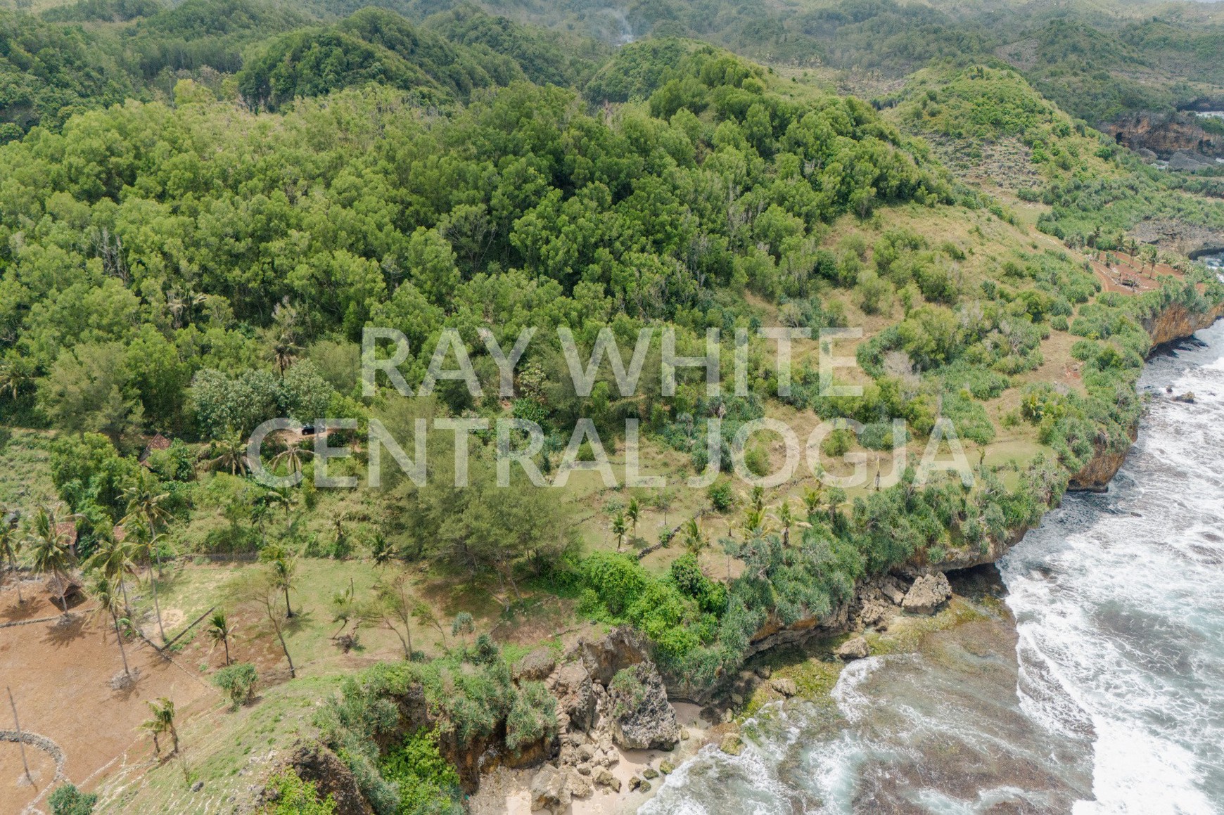 Dijual Tanah Luas 32.420 Meter Persegi Lokasi di Ngrenehan, Saptosari, Gunung kidul