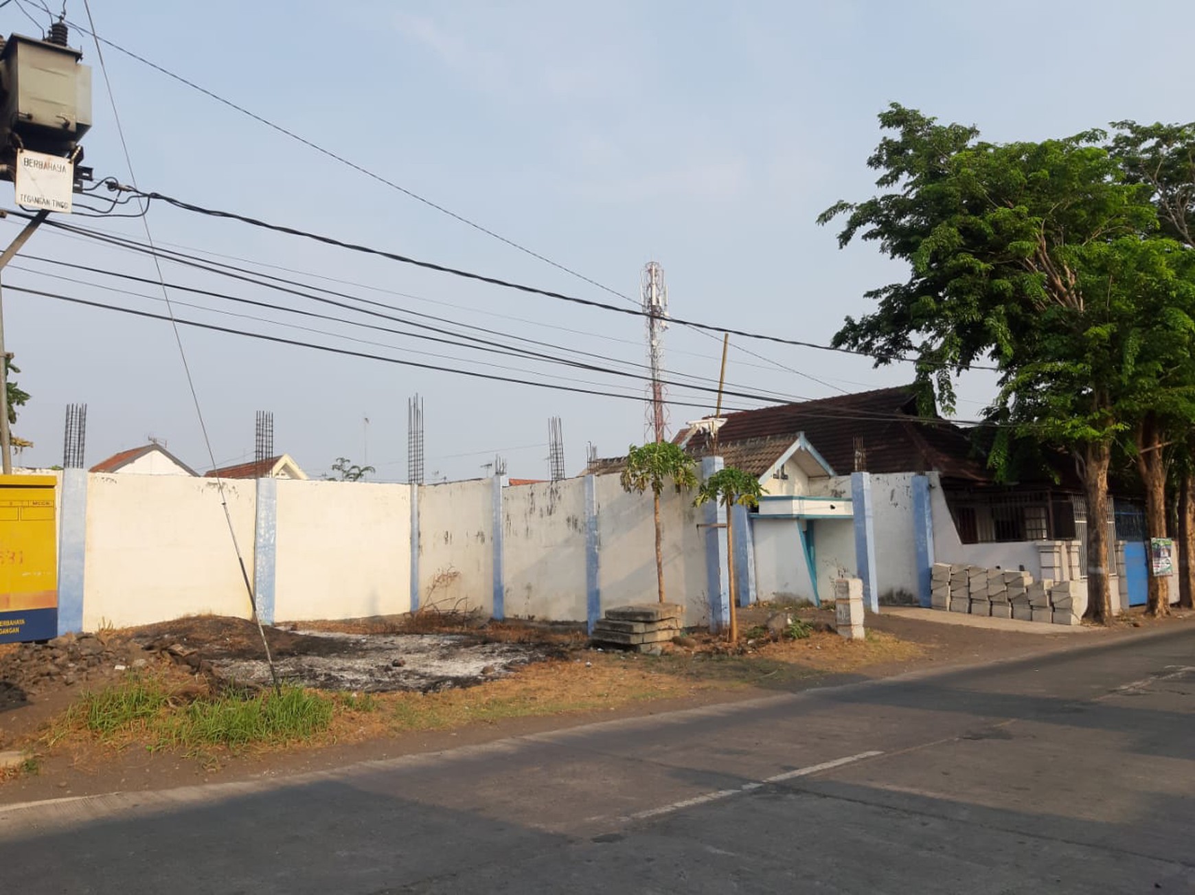 Dijual Rumah Pekarangan Luas di Nol Jalan Raden Wijaya Probolinggo