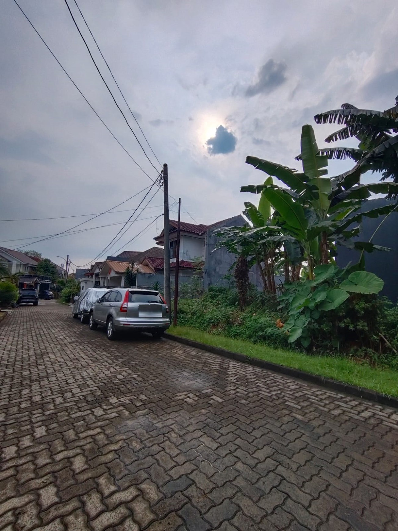 Kavling hoek di Villa Gunung Lestari di Jombang Bintaro. Dekat dg st KA Sudimara dan sklh swasta Islam...