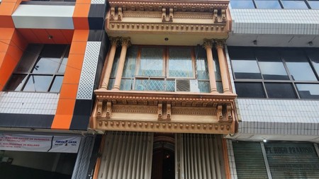 Disewakan Ruko Jalan Panglima Sudirman - Surabaya Pusat Dekat Area Perkantoran, Hokky Buah, Monumen Bambu Runcing , Tunjungan Plaza - Spesial Lantai Marmer Bonus Semi Furnished