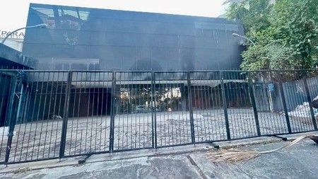 JUAL CEPAT Kantor Ex. Showroom Jl. Raya Diponegoro Surabaya Pusat