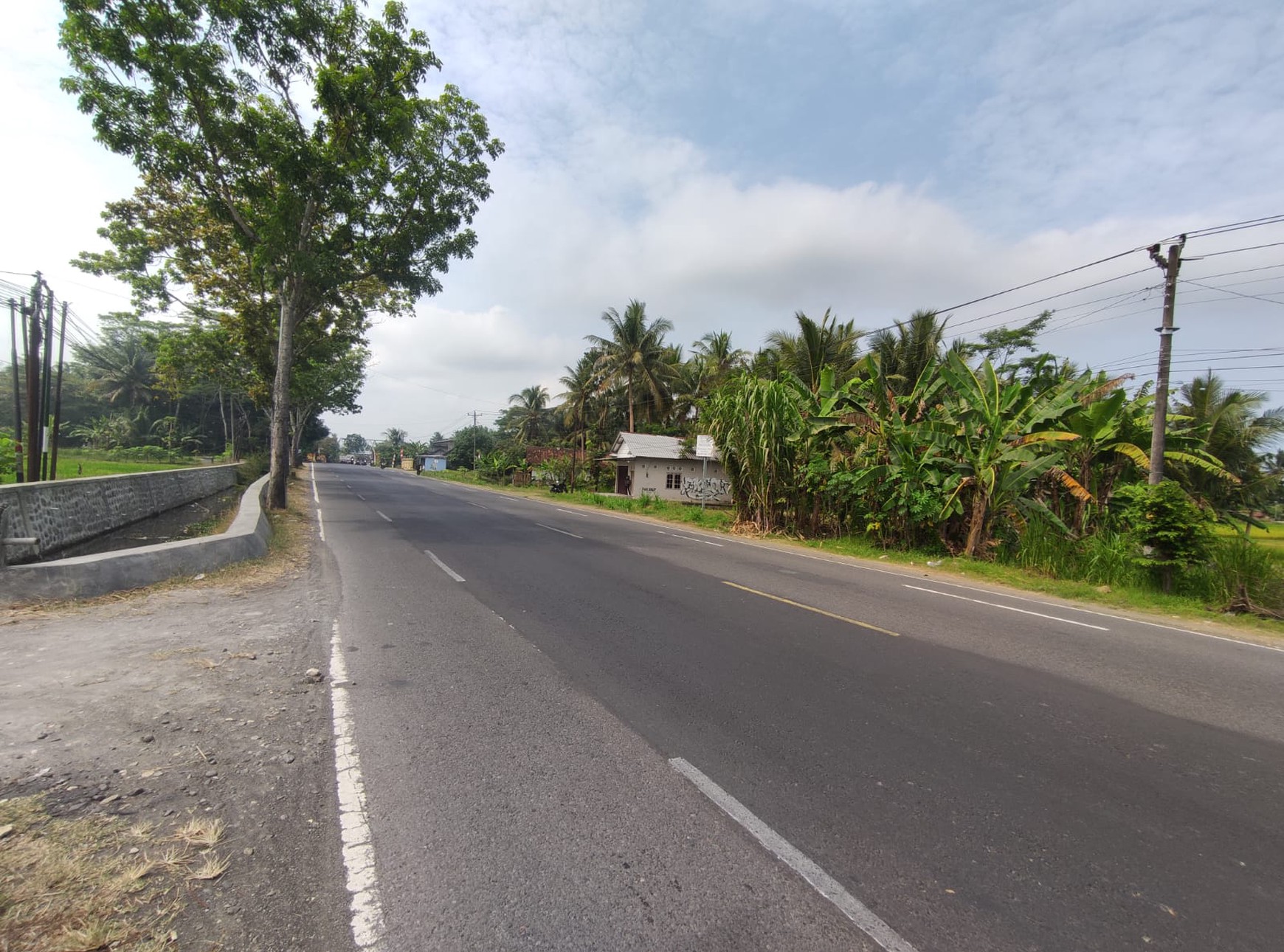 Tanah Pekarangan Pinggir Jalan Raya Wates Purworejo Dekat Bandara YIA