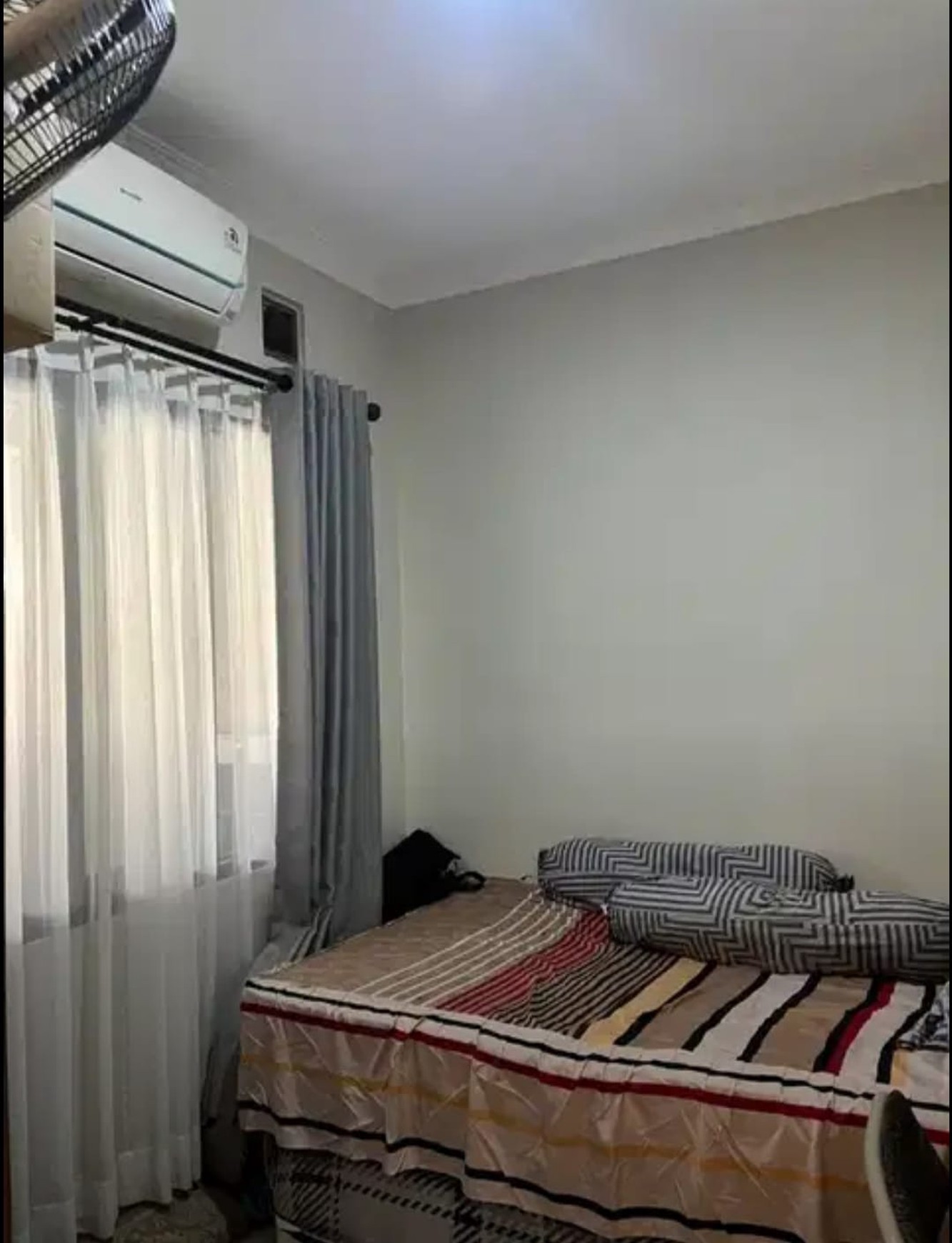 Rumah Minimalis,Terawat Bagus, dalam Cluster di Graha Bintaro. 