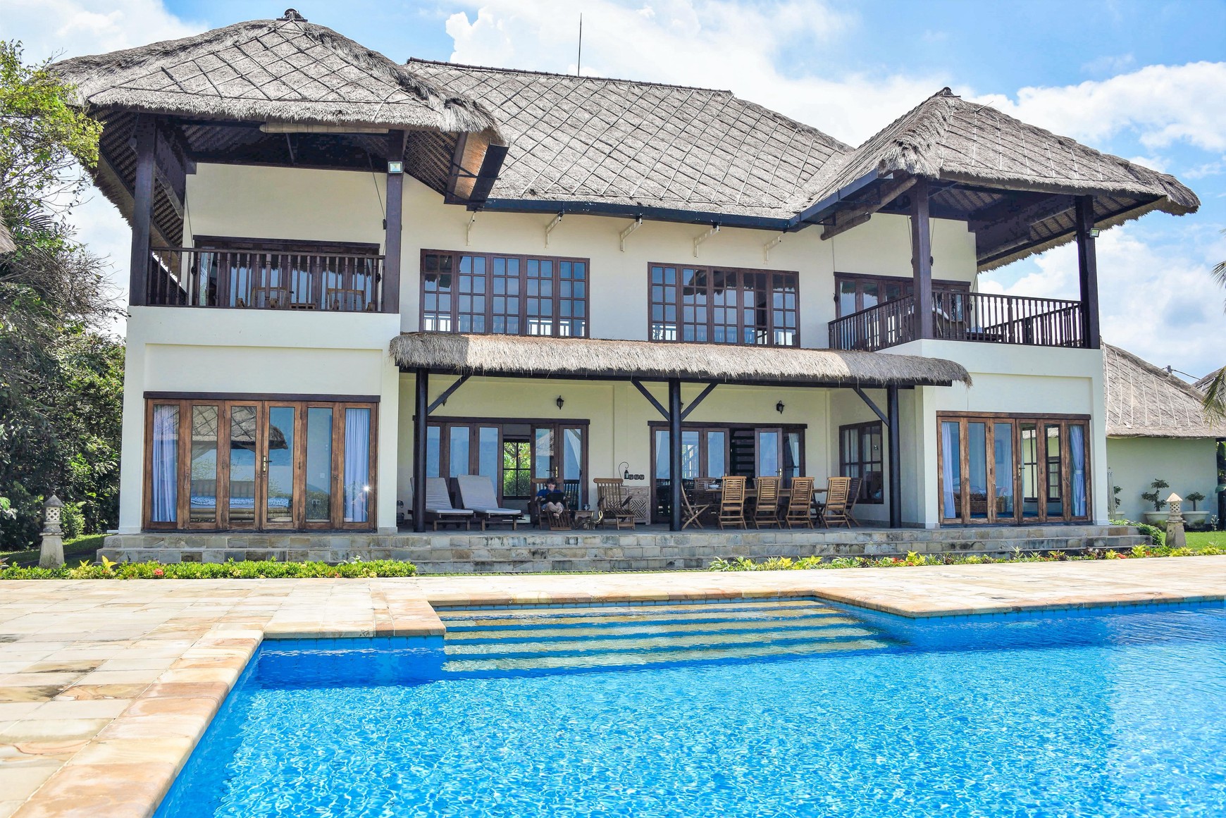 BEACHFRONT VILLA IN LOVINA WITH PANORAMIC OCEAN VIEWS