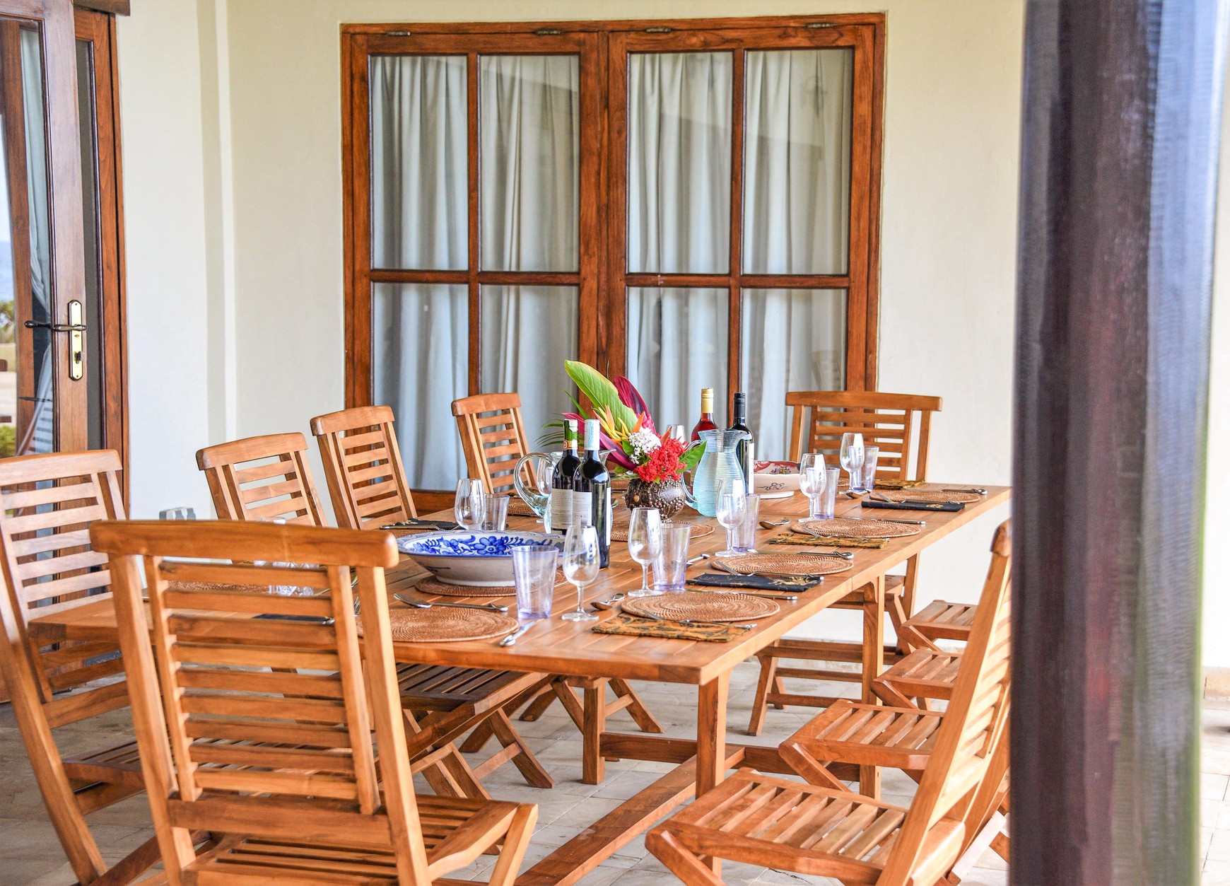BEACHFRONT VILLA IN LOVINA WITH PANORAMIC OCEAN VIEWS