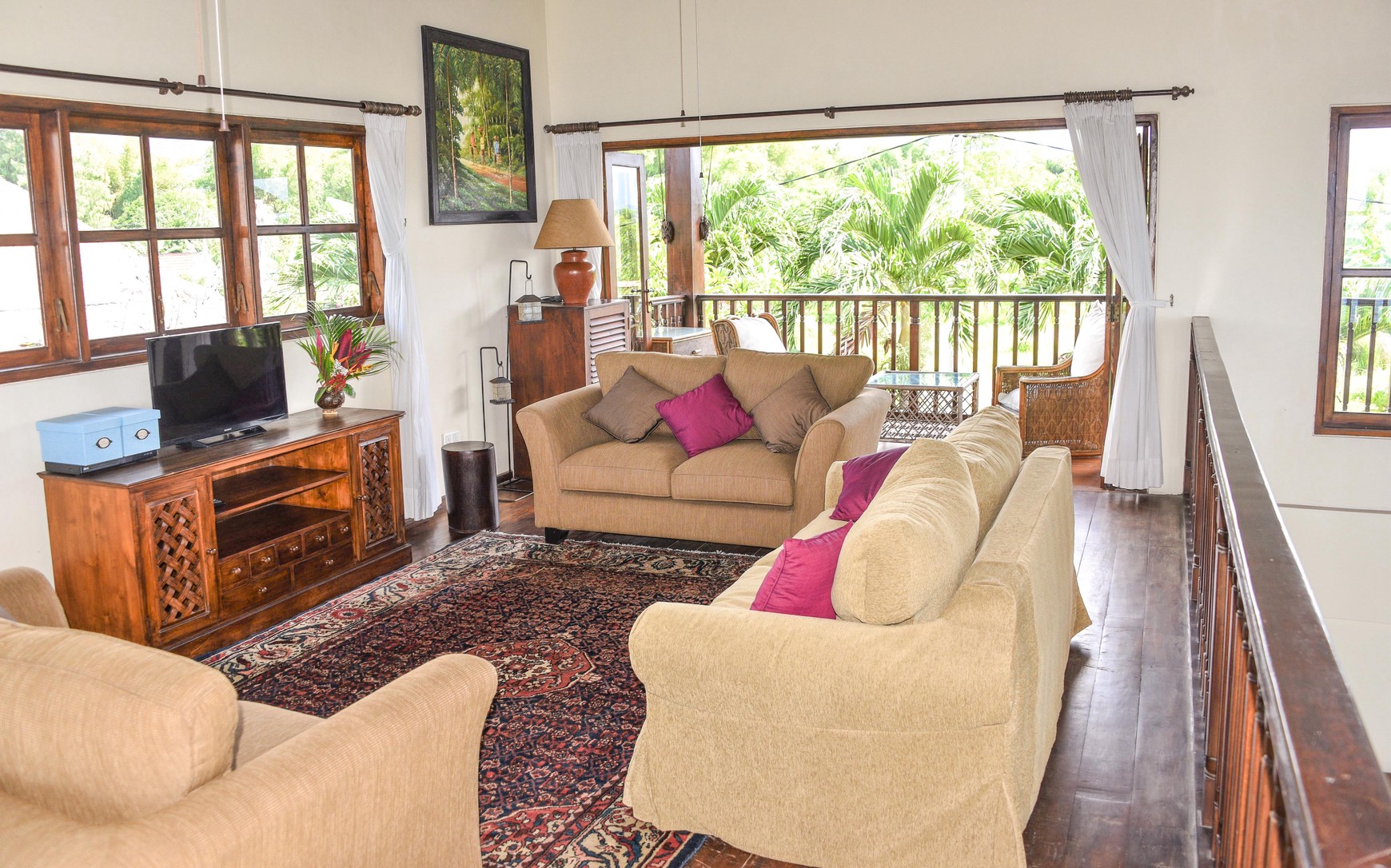 BEACHFRONT VILLA IN LOVINA WITH PANORAMIC OCEAN VIEWS