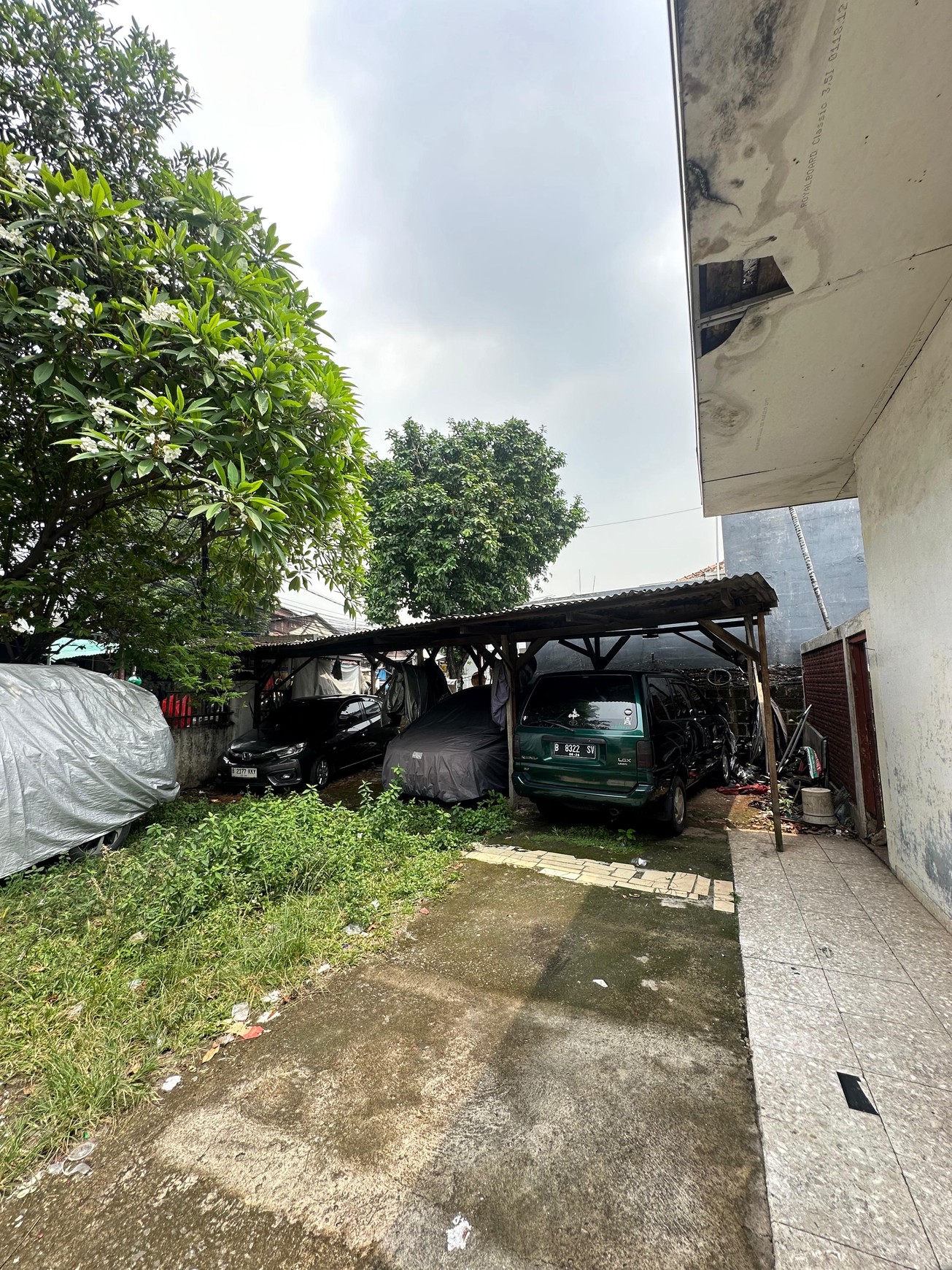 Dijual sebidang Tanah + Rumah & Gudang di Palmerah Barat Jakarta Barat