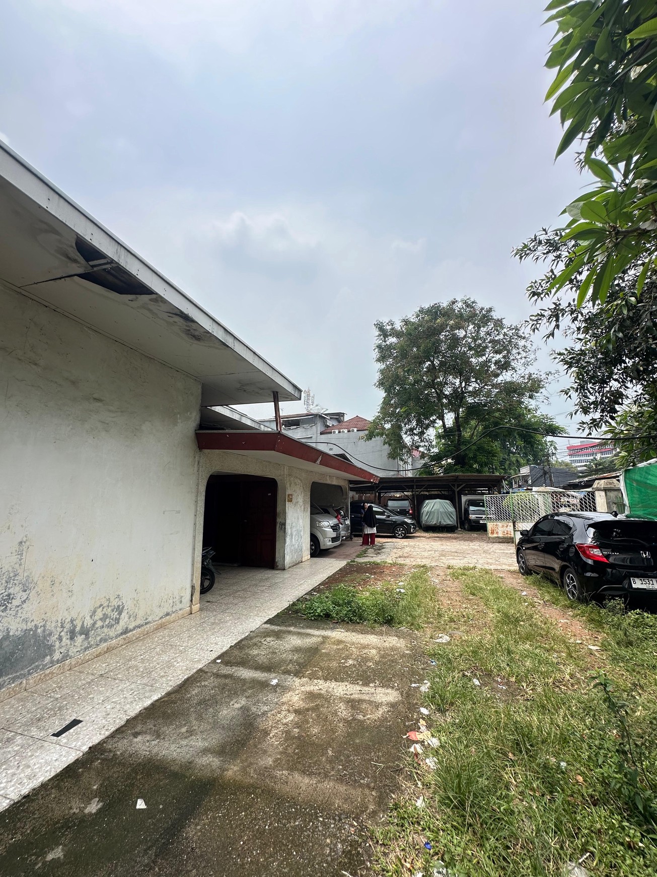 Dijual sebidang Tanah + Rumah & Gudang di Palmerah Barat Jakarta Barat