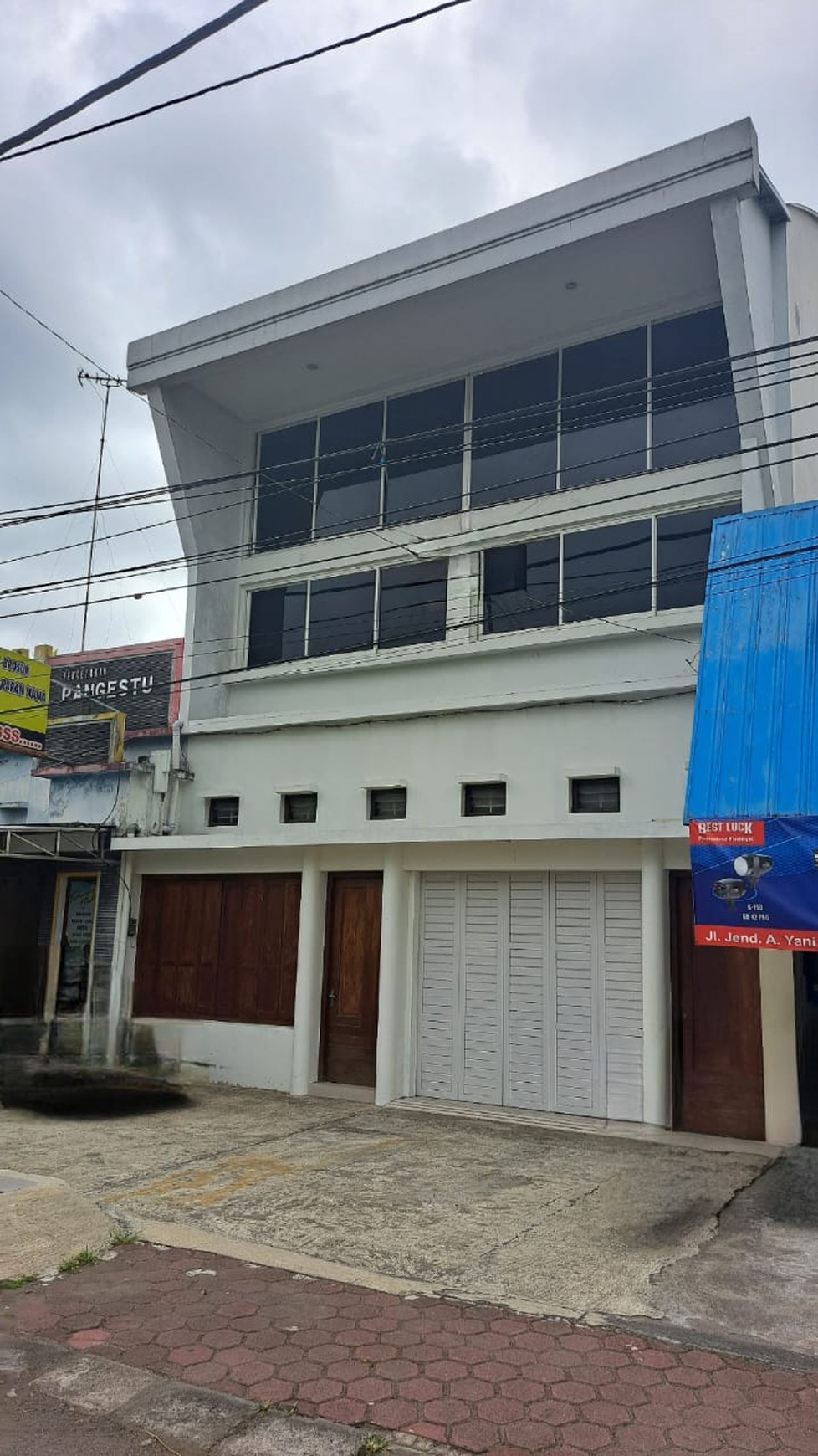 Disewakan Ruko 3 Lantai Lokasi Strategis di Kawasan Bisnis Kota Magelang 