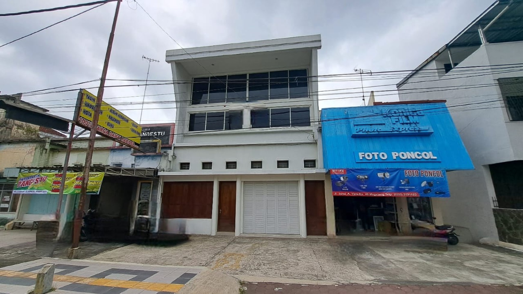 Disewakan Ruko 3 Lantai Lokasi Strategis di Kawasan Bisnis Kota Magelang 