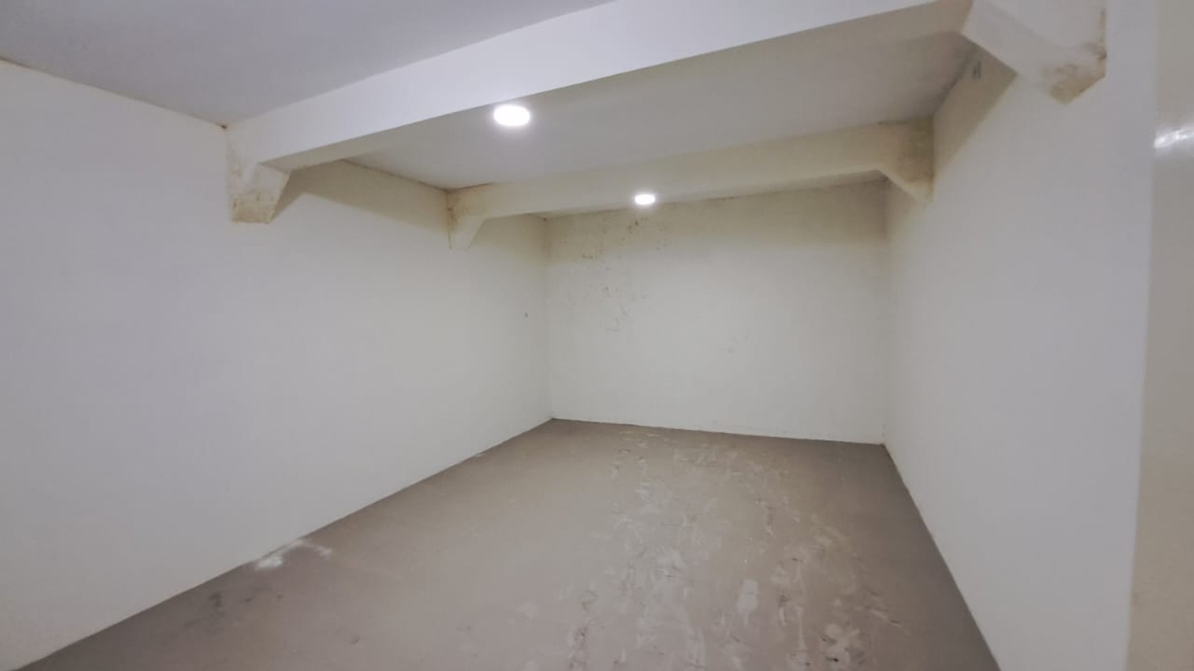 Disewakan Ruko 3 Lantai Lokasi Strategis di Kawasan Bisnis Kota Magelang 