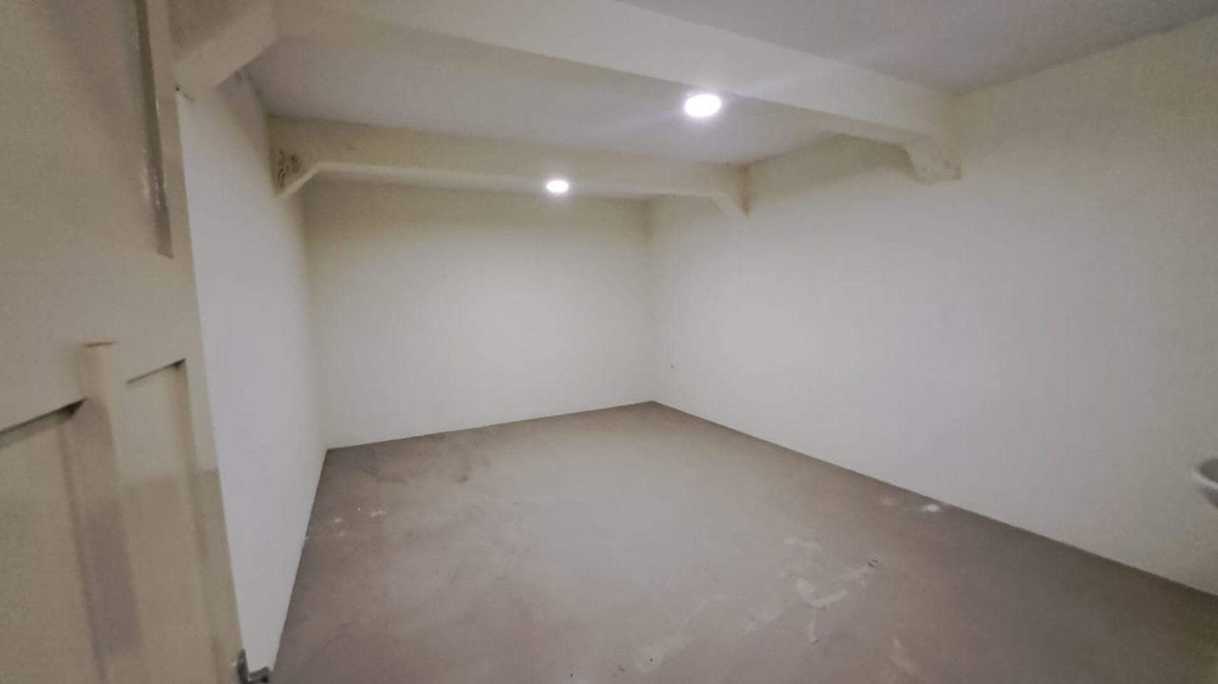 Disewakan Ruko 3 Lantai Lokasi Strategis di Kawasan Bisnis Kota Magelang 