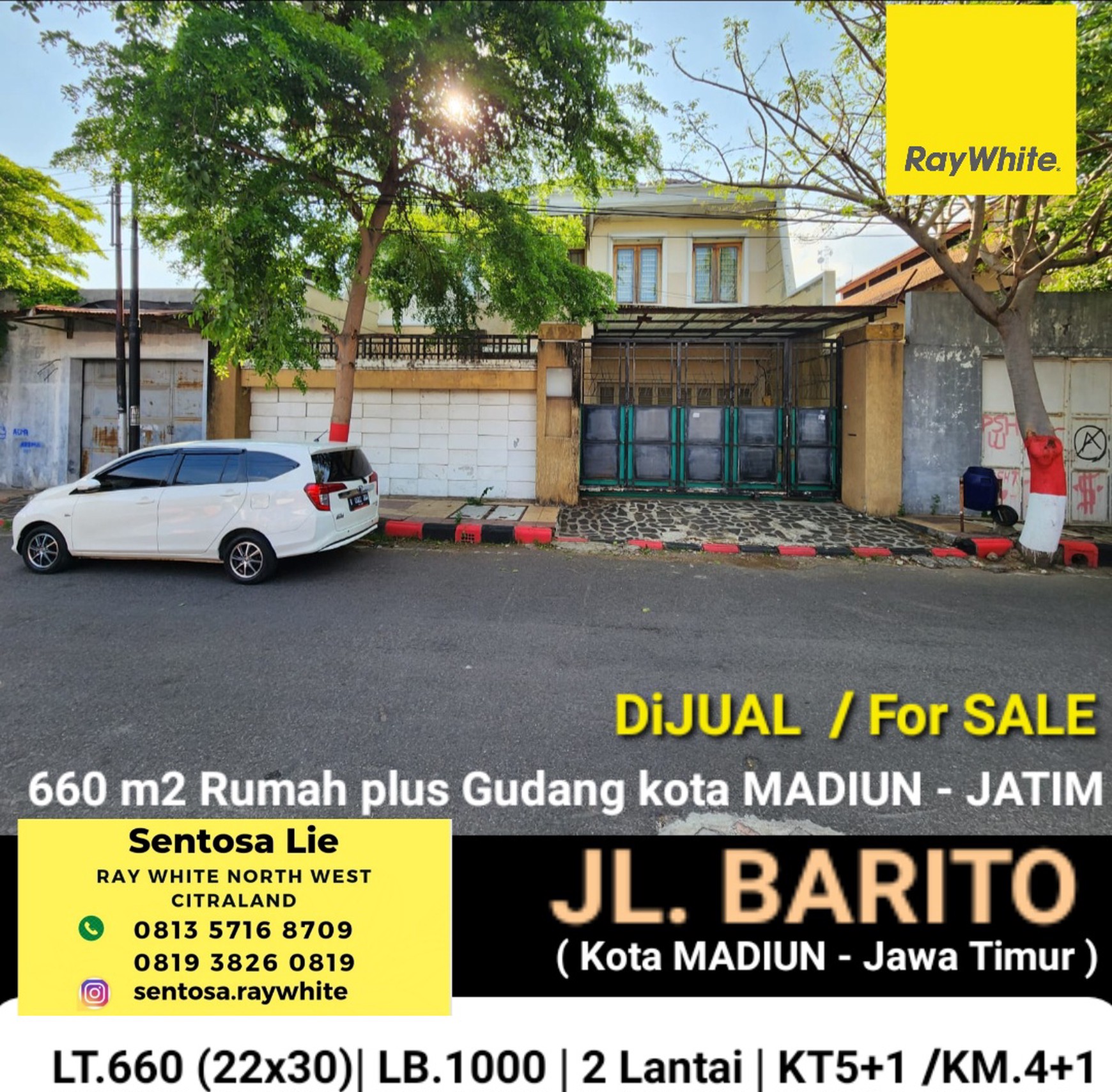 Dijual Rumah Jalan Barito - Kota Madiun Strategis lokasi Komersial area - Garasi Carport masuk 7 Mobil Plus Bangunan Gudang - Cocok buat Segala Usaha 