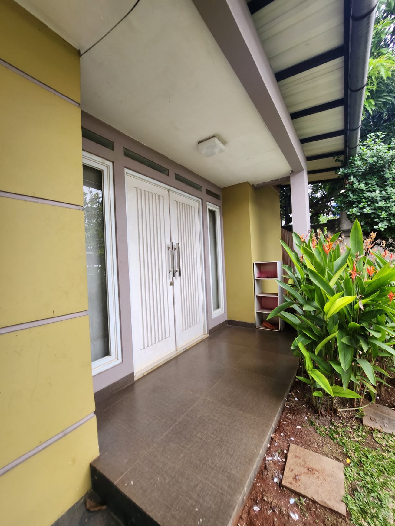 Rumah minimalis bagus, kemanan 24 Jam Lokasi strategis dekat ST. Sudimara