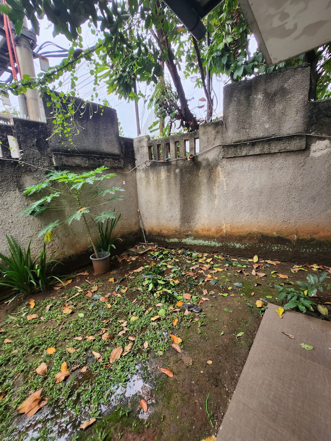 Rumah minimalis bagus, kemanan 24 Jam Lokasi strategis dekat ST. Sudimara