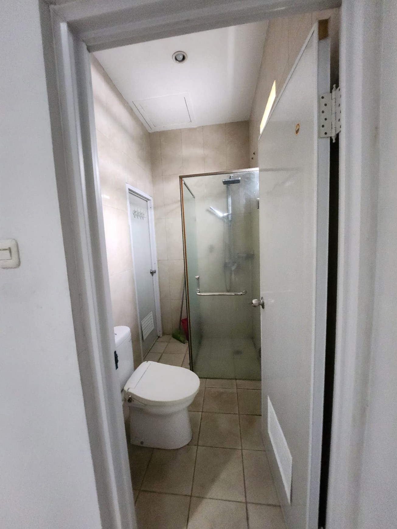 Rumah minimalis bagus, kemanan 24 Jam Lokasi strategis dekat ST. Sudimara