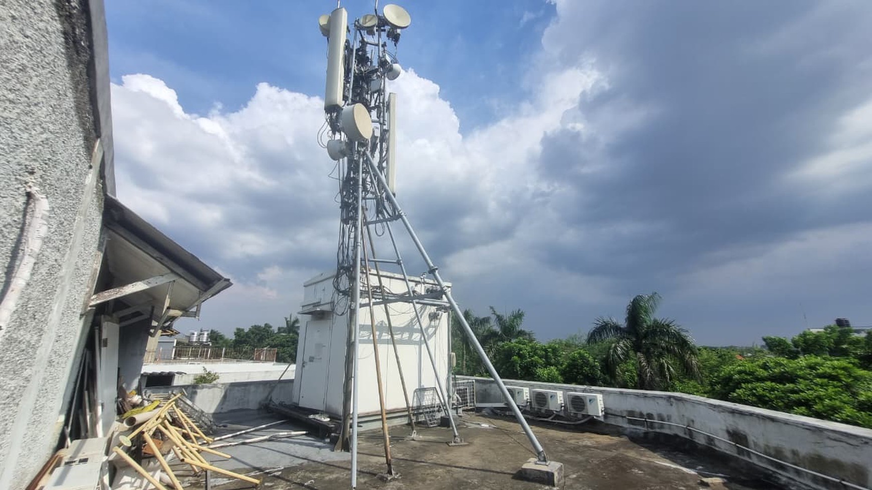 Dijual Ruko Gandeng Posisi Huk di Bona Indah Lebak Bulus