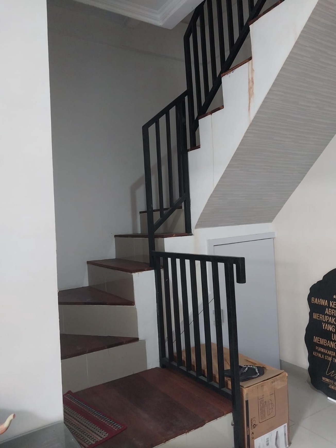 Rumah Bagus, Minimalis, Akses mudah, dalam Cluster di Bintaro