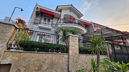 Rumah Bagus Di Jl Telaga Warna, Puri Cinere Depok Jawa Barat