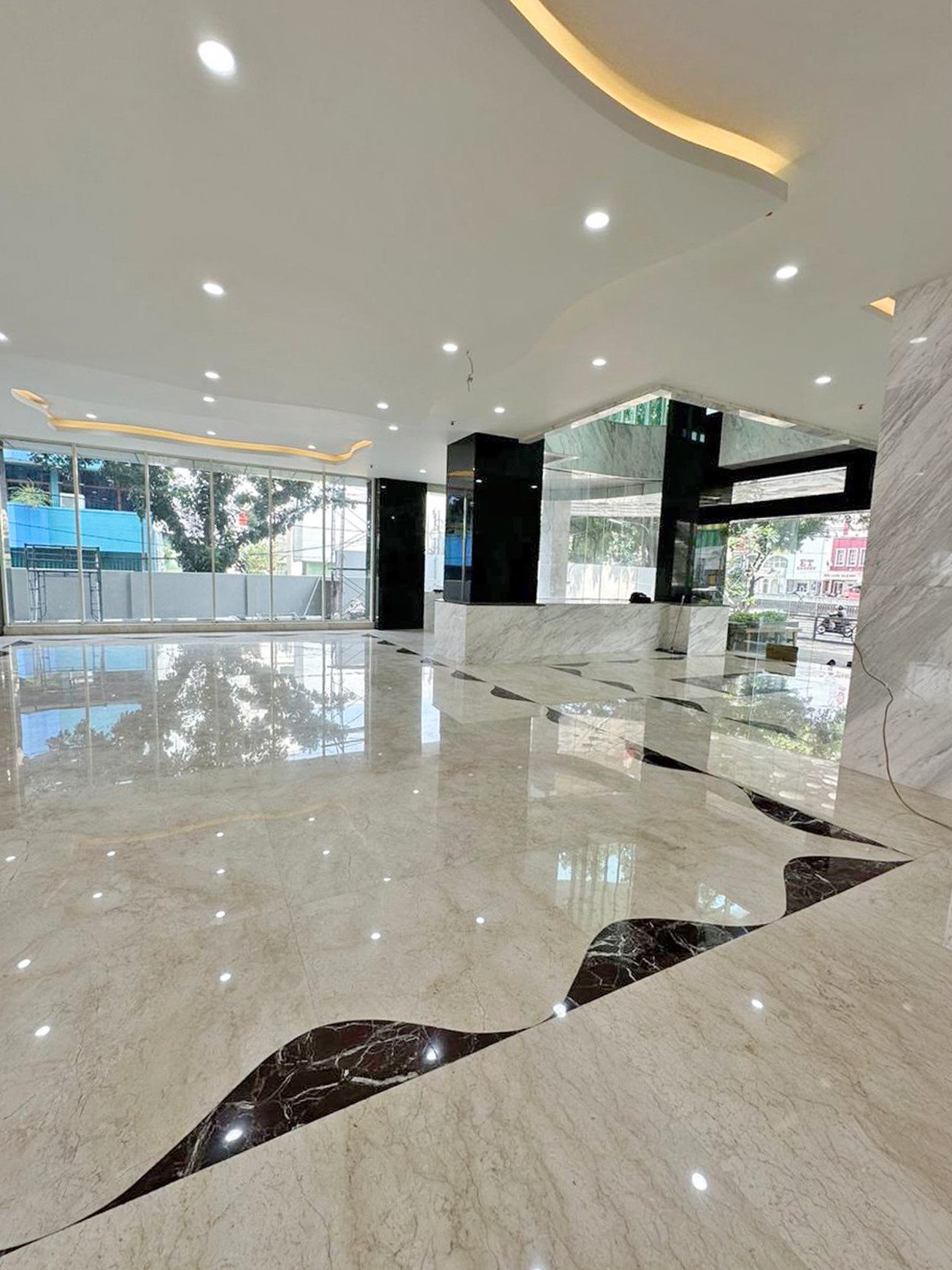 Gedung Kantor 8,5 Lantai di Mampang Prapatan Jakarta Selatan