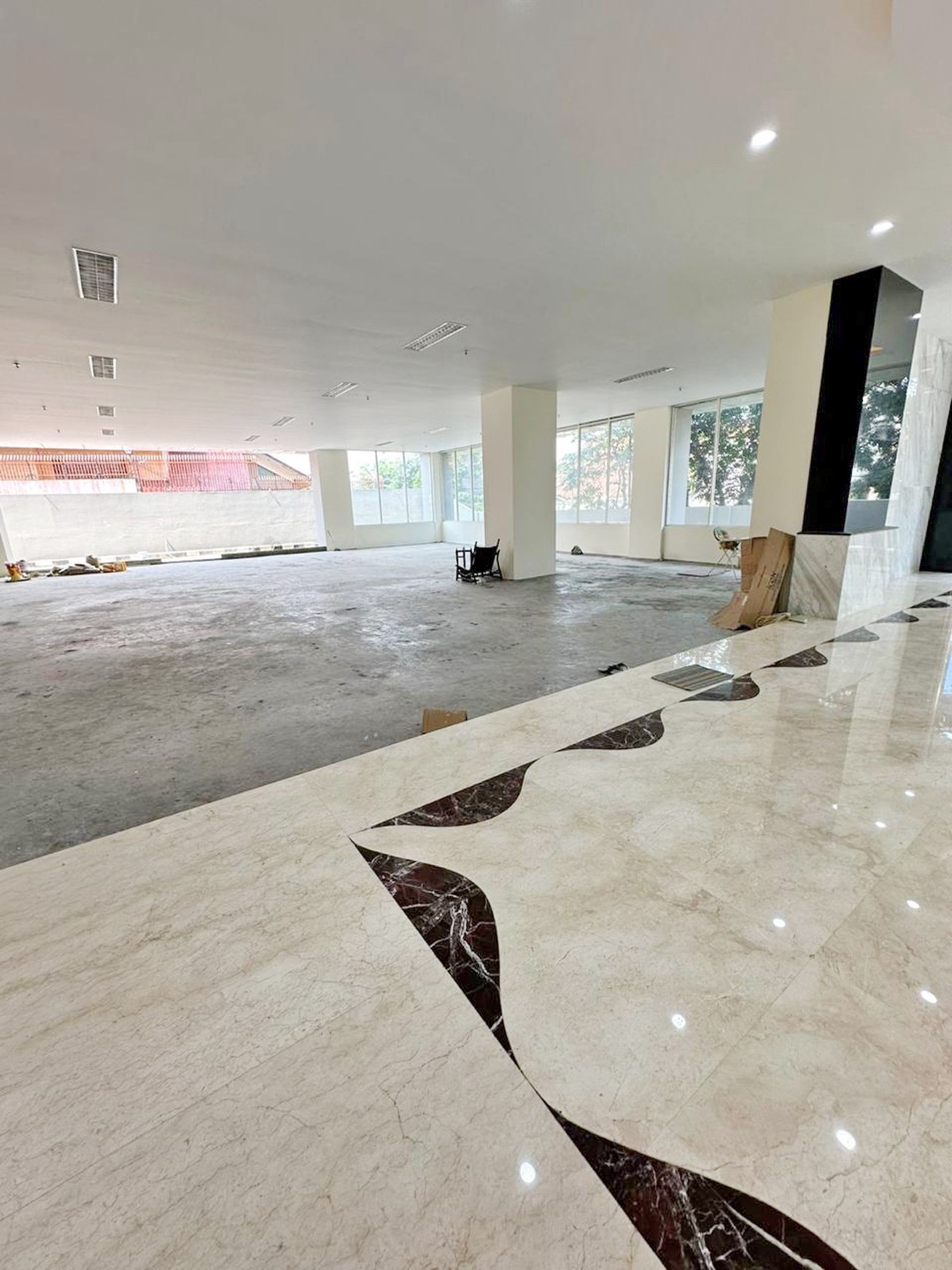 Gedung Kantor 8,5 Lantai di Mampang Prapatan Jakarta Selatan