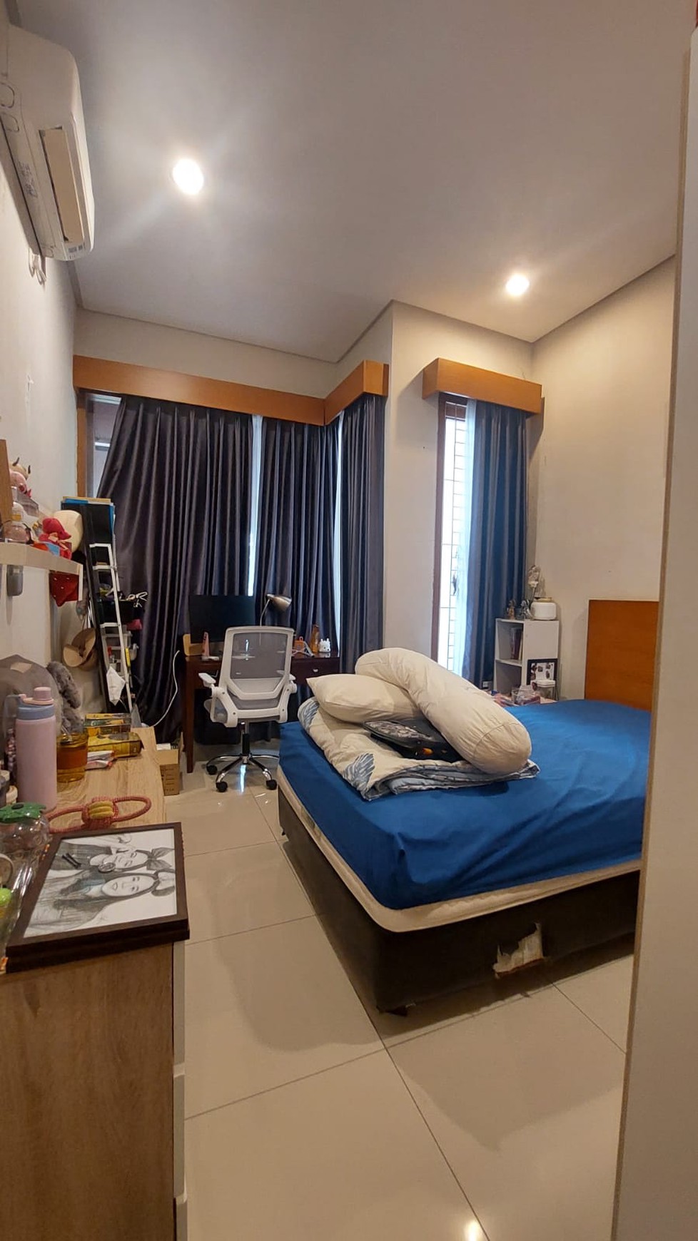 Rumah 2 Lantai, siap Huni, di dalam komplek Cireundeu